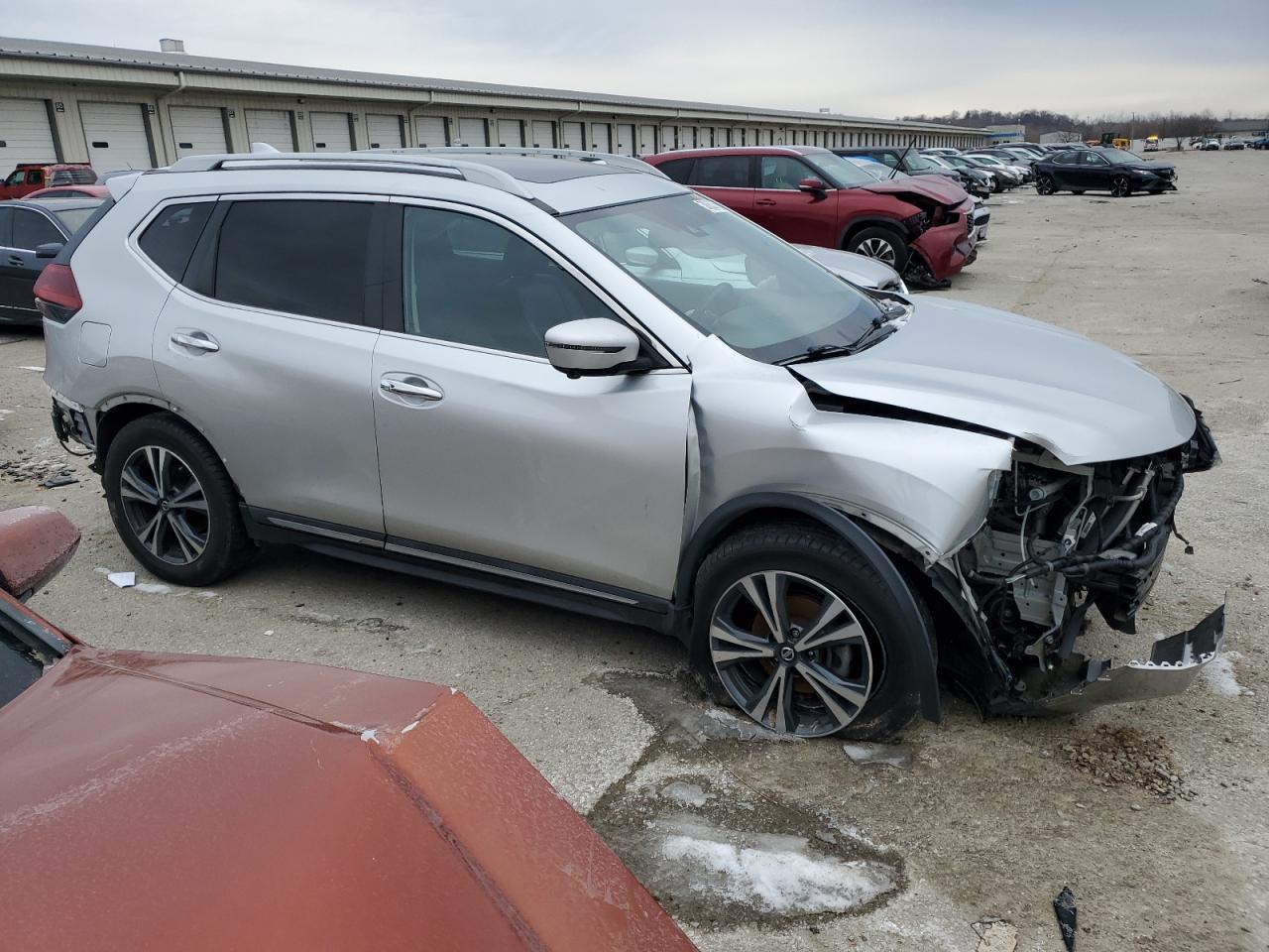 Photo 3 VIN: 5N1AT2MV0JC796225 - NISSAN ROGUE 