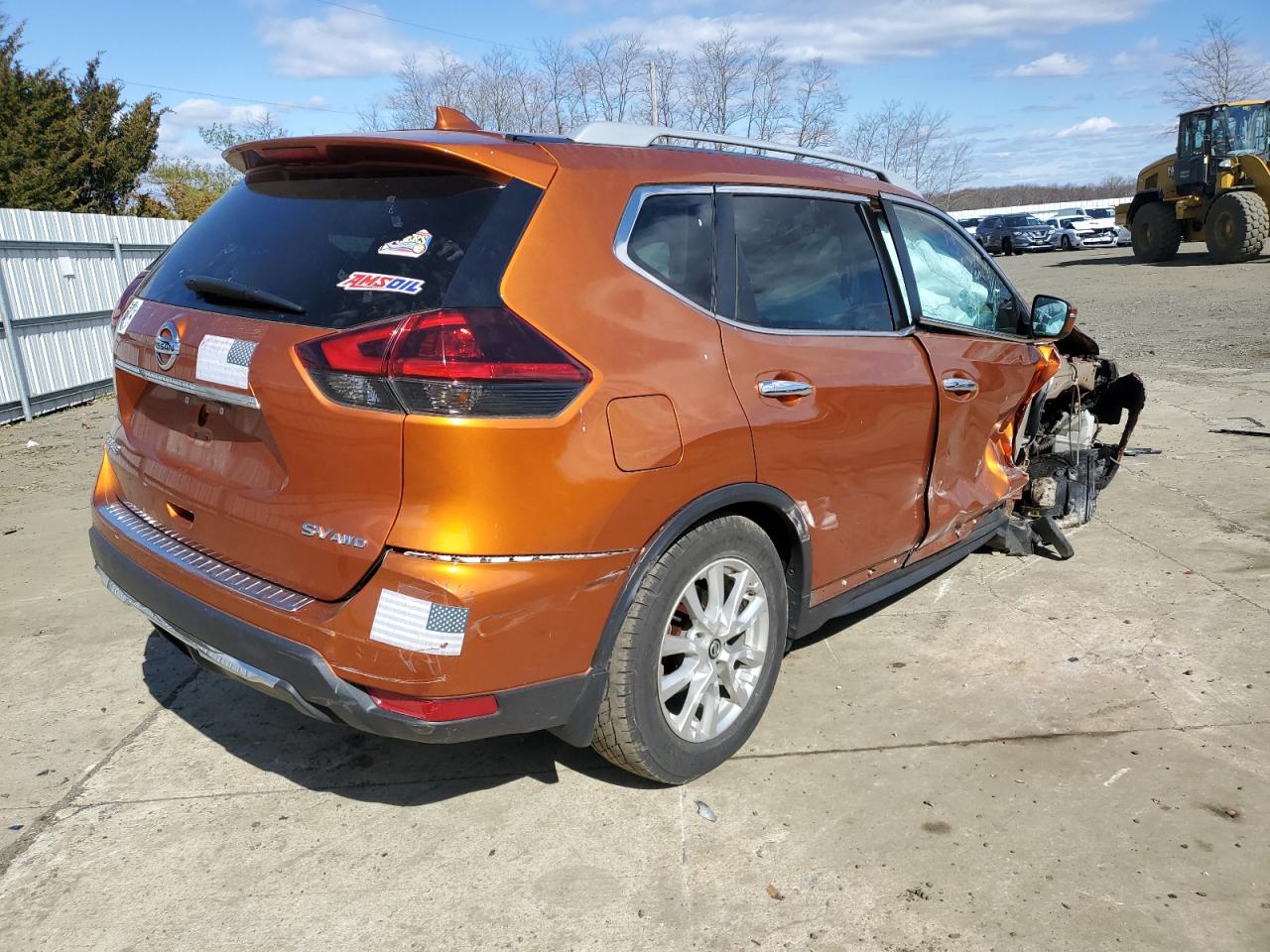 Photo 2 VIN: 5N1AT2MV0JC805134 - NISSAN ROGUE 