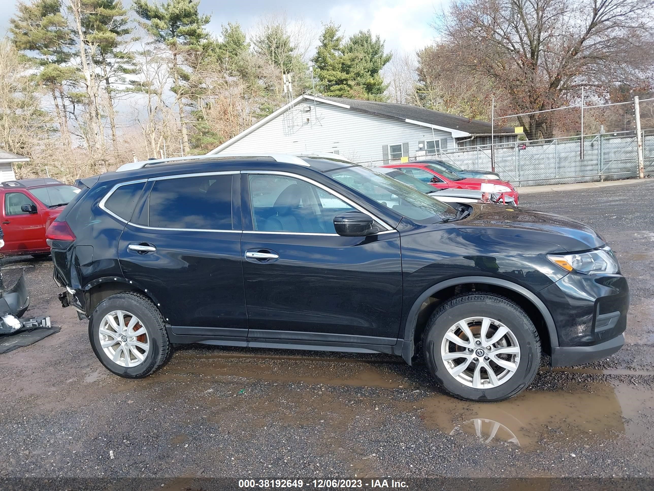 Photo 13 VIN: 5N1AT2MV0JC814187 - NISSAN ROGUE 