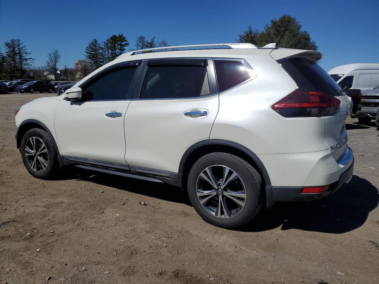 Photo 1 VIN: 5N1AT2MV0JC828977 - NISSAN ROGUE 