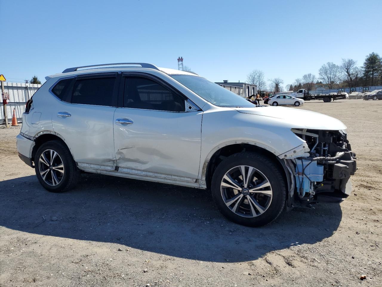 Photo 3 VIN: 5N1AT2MV0JC828977 - NISSAN ROGUE 