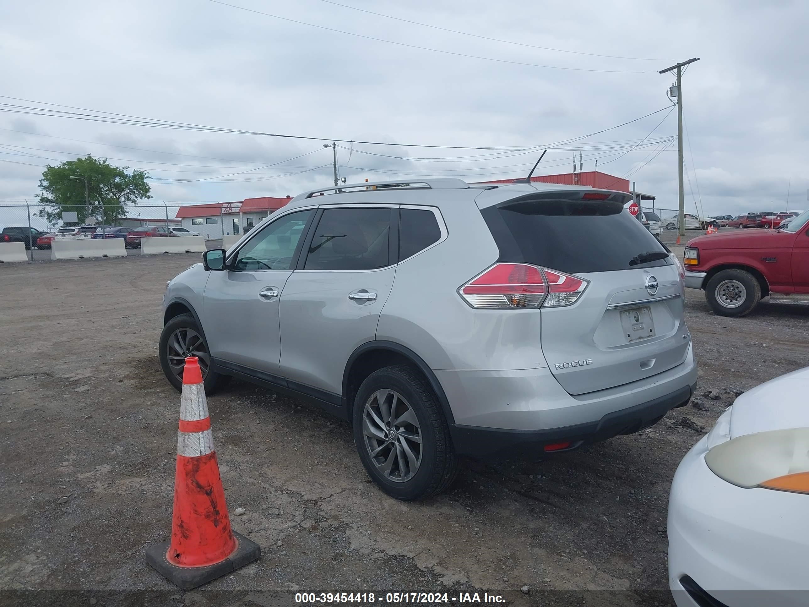 Photo 2 VIN: 5N1AT2MV1FC823441 - NISSAN ROGUE 