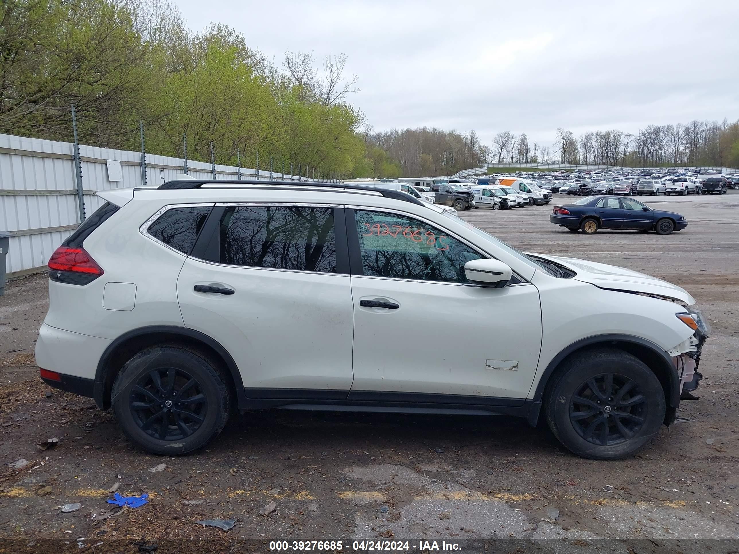 Photo 13 VIN: 5N1AT2MV1HC757900 - NISSAN ROGUE 