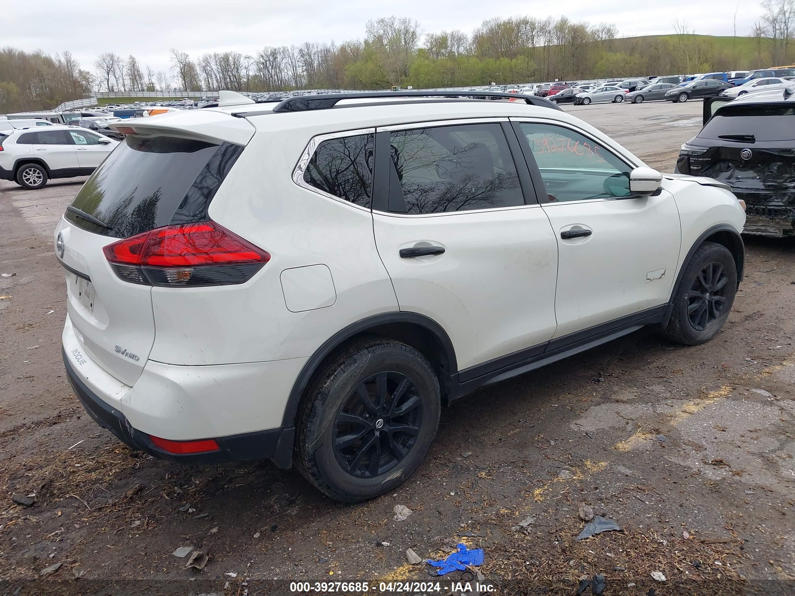 Photo 3 VIN: 5N1AT2MV1HC757900 - NISSAN ROGUE 