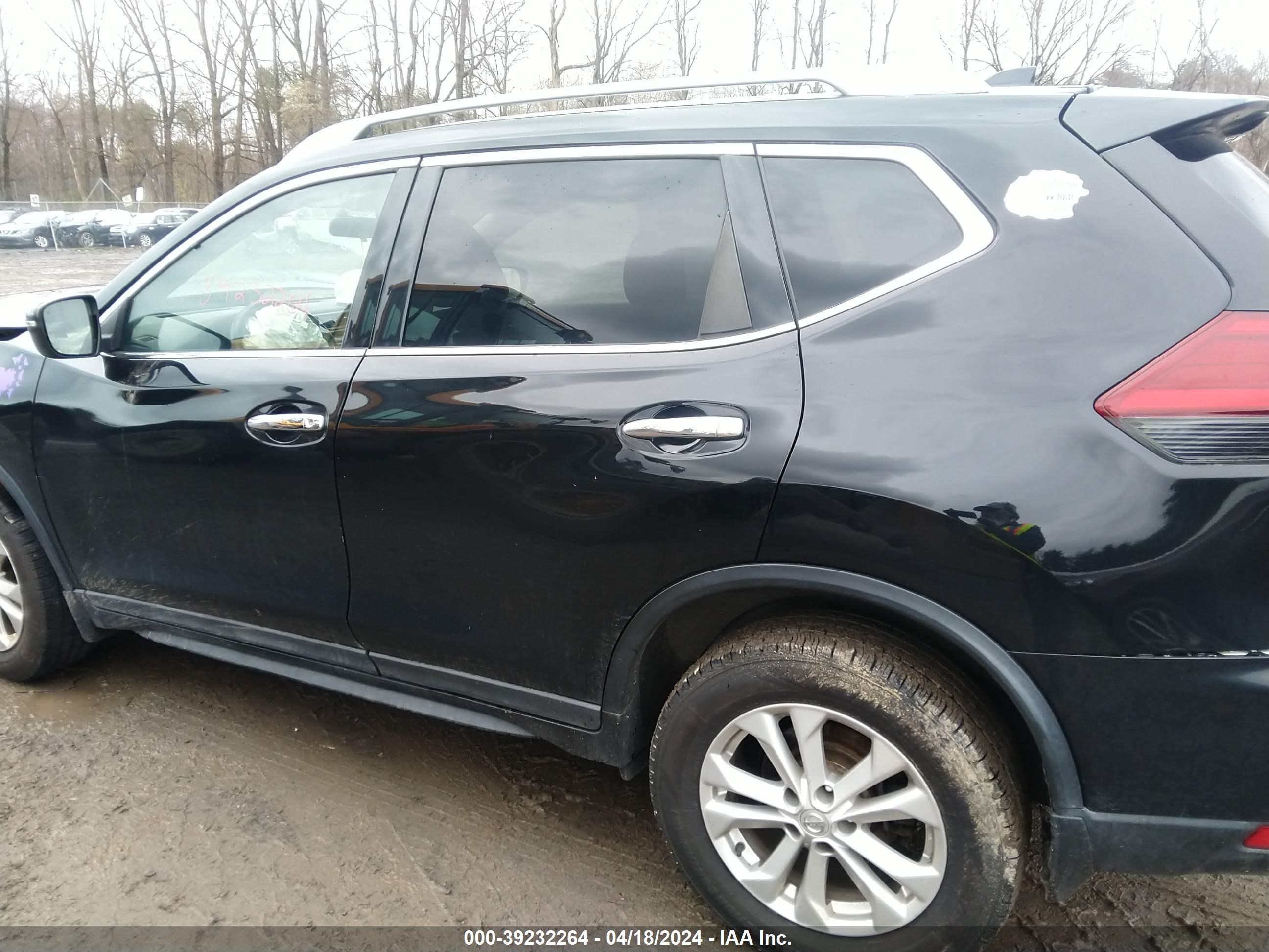 Photo 13 VIN: 5N1AT2MV1JC817566 - NISSAN ROGUE 