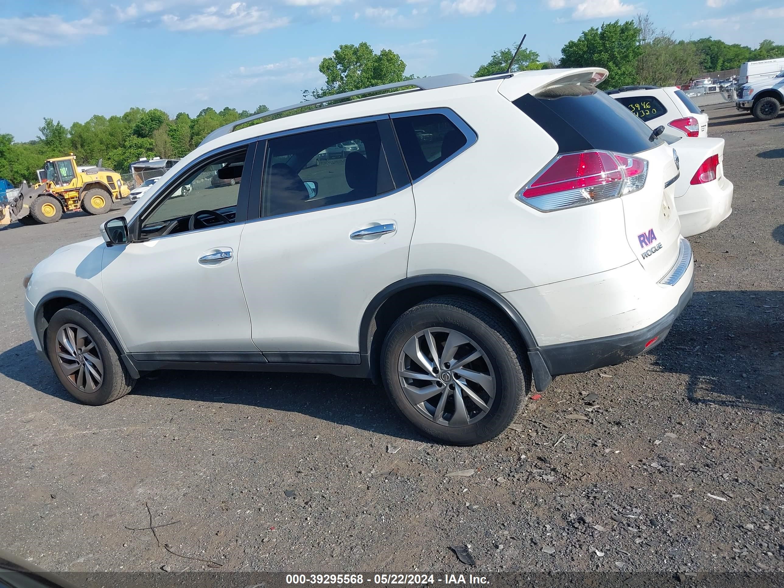 Photo 13 VIN: 5N1AT2MV2FC772998 - NISSAN ROGUE 