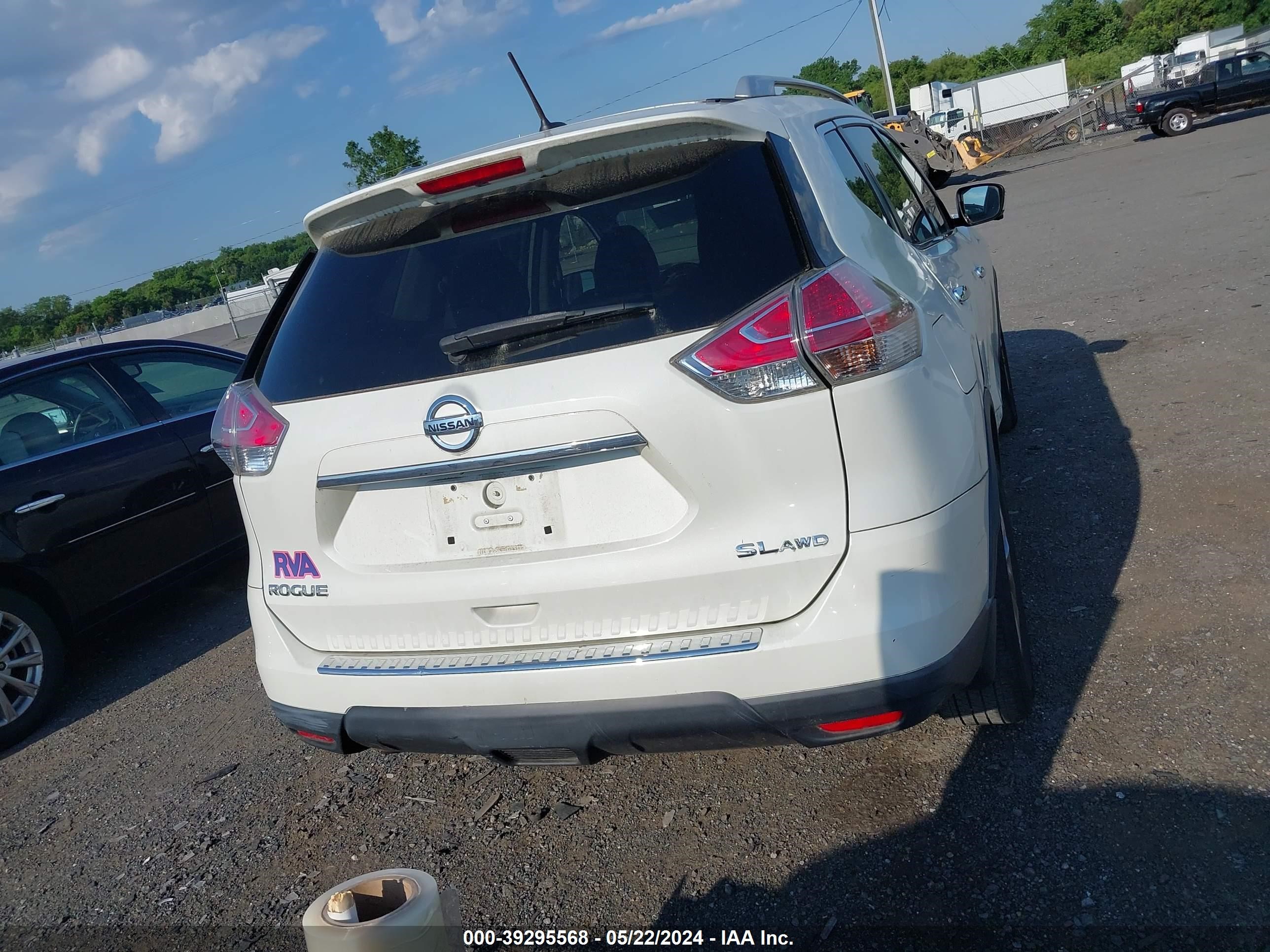 Photo 15 VIN: 5N1AT2MV2FC772998 - NISSAN ROGUE 