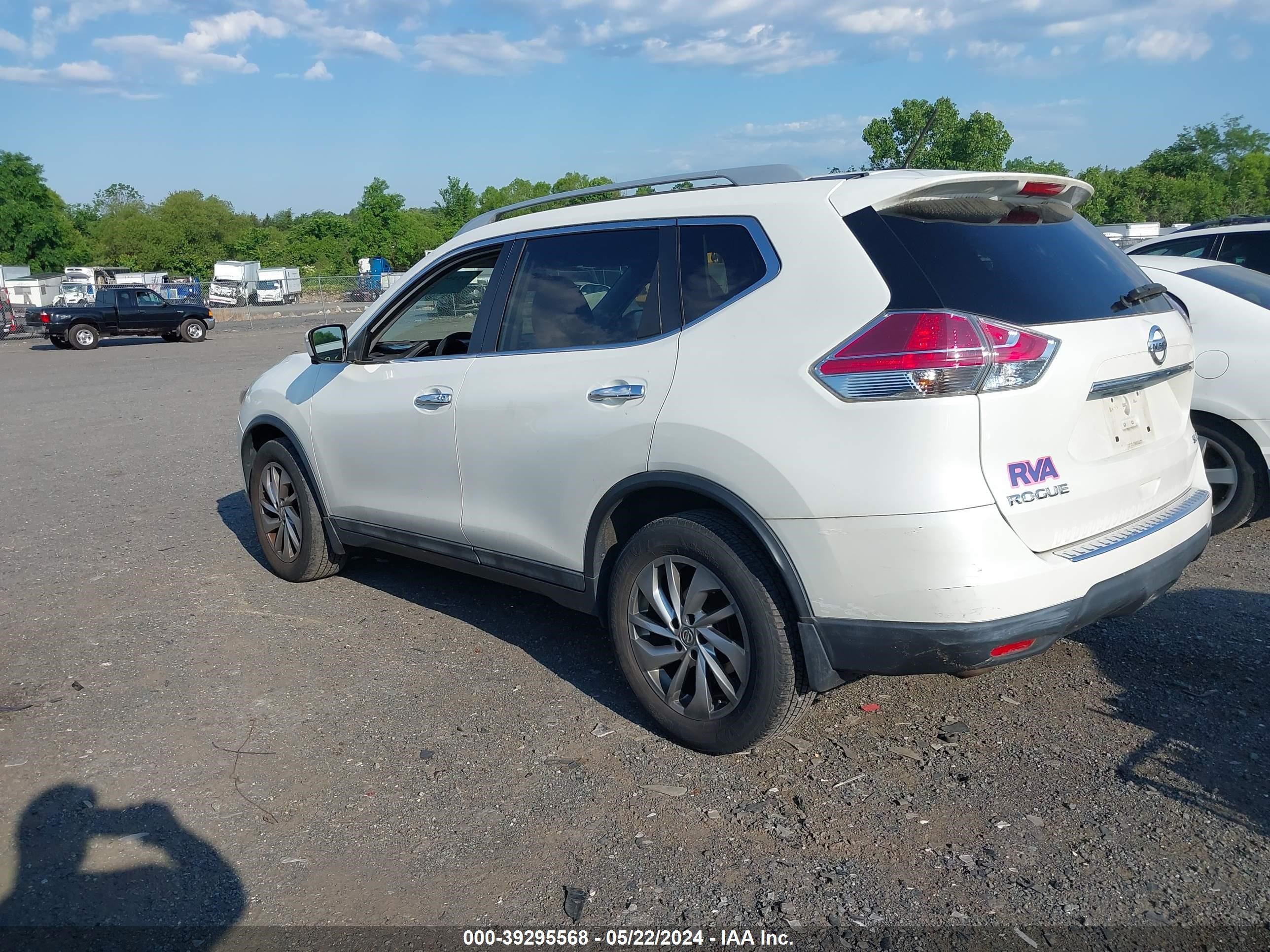 Photo 2 VIN: 5N1AT2MV2FC772998 - NISSAN ROGUE 