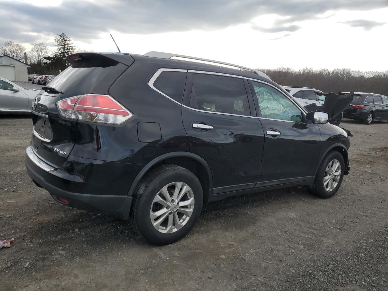 Photo 2 VIN: 5N1AT2MV2FC848459 - NISSAN ROGUE 