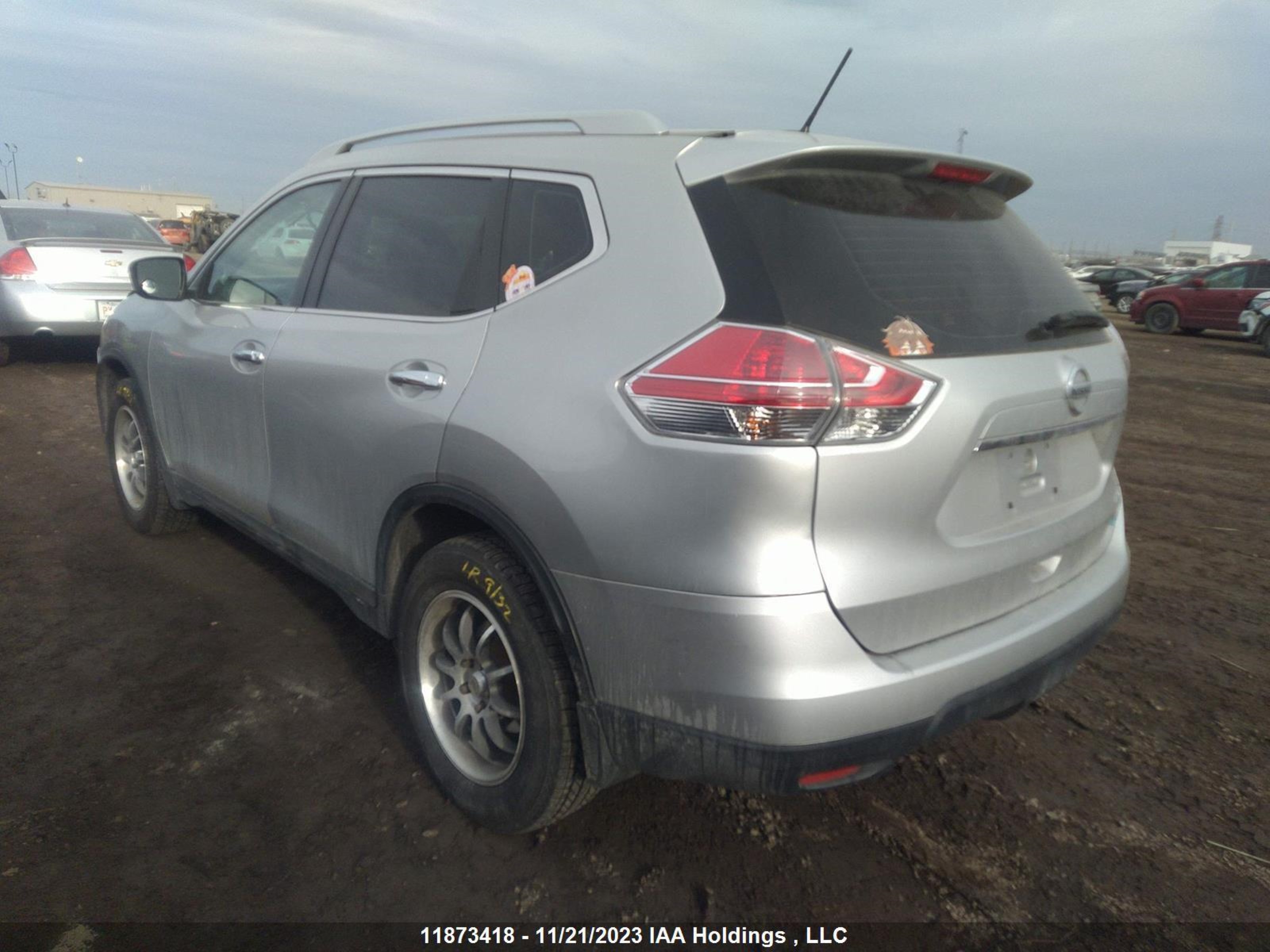 Photo 2 VIN: 5N1AT2MV2FC891084 - NISSAN ROGUE 