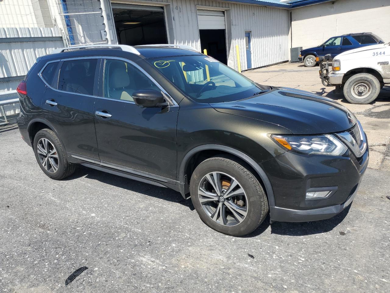 Photo 3 VIN: 5N1AT2MV2HC733394 - NISSAN ROGUE 