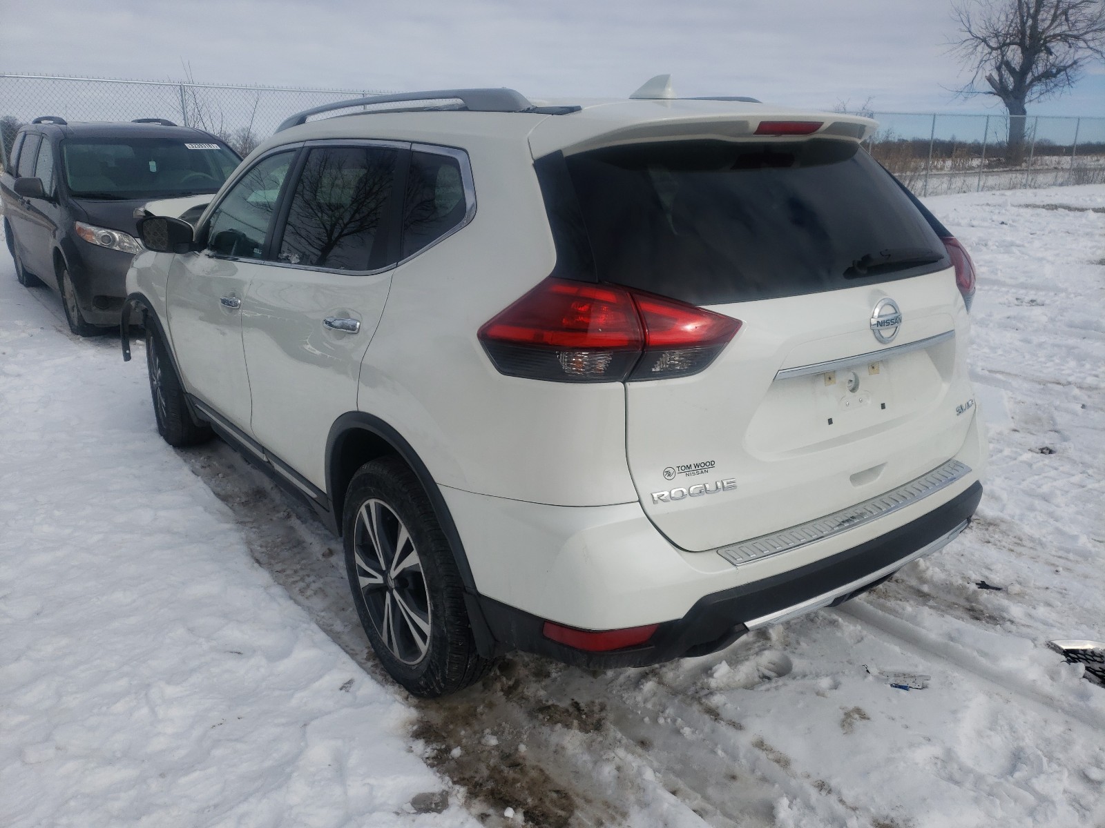 Photo 2 VIN: 5N1AT2MV2HC779002 - NISSAN ROGUE 