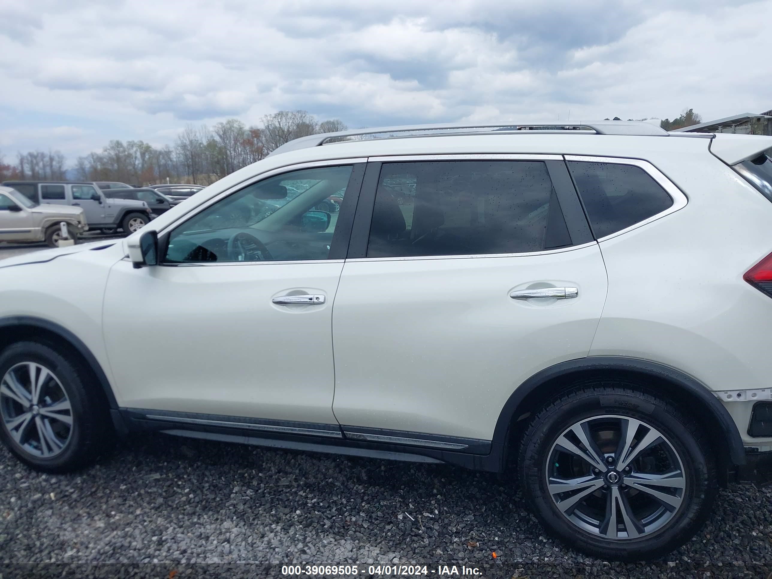 Photo 14 VIN: 5N1AT2MV2HC834614 - NISSAN ROGUE 