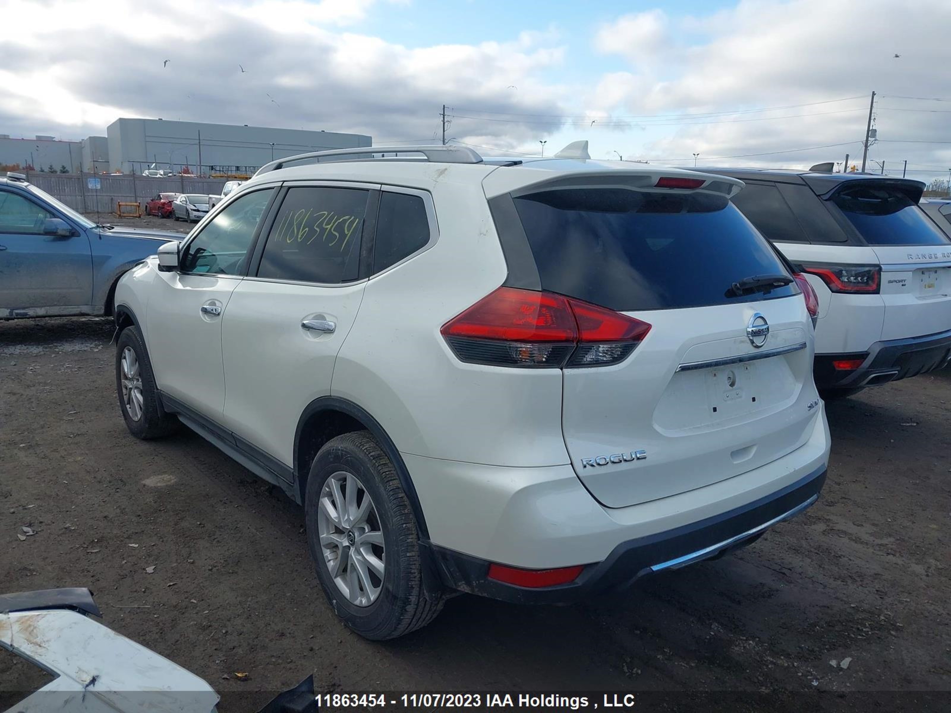 Photo 2 VIN: 5N1AT2MV2JC705908 - NISSAN ROGUE 