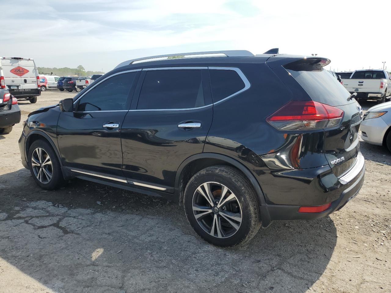 Photo 1 VIN: 5N1AT2MV2JC812165 - NISSAN ROGUE 