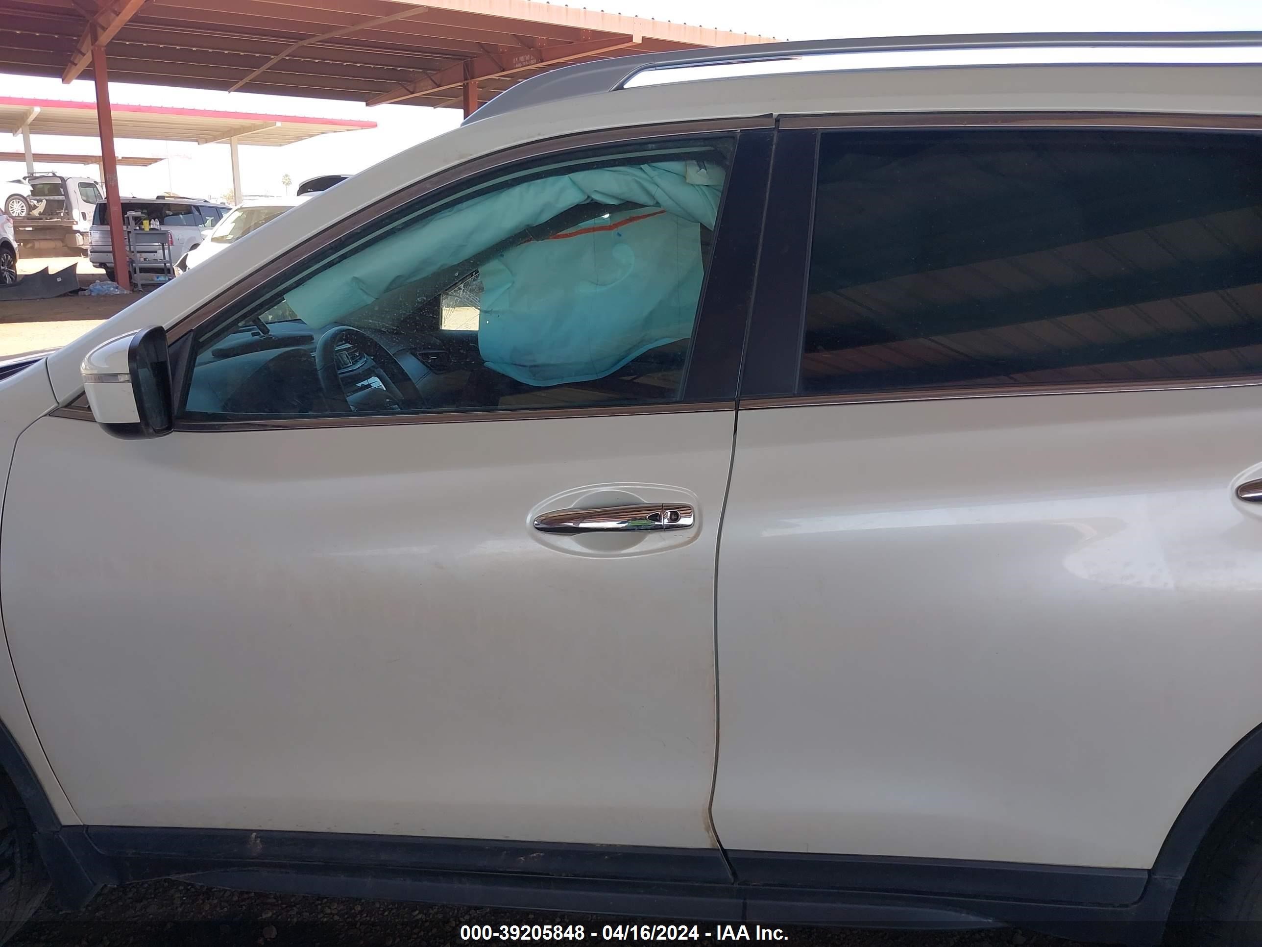 Photo 13 VIN: 5N1AT2MV2JC818323 - NISSAN ROGUE 