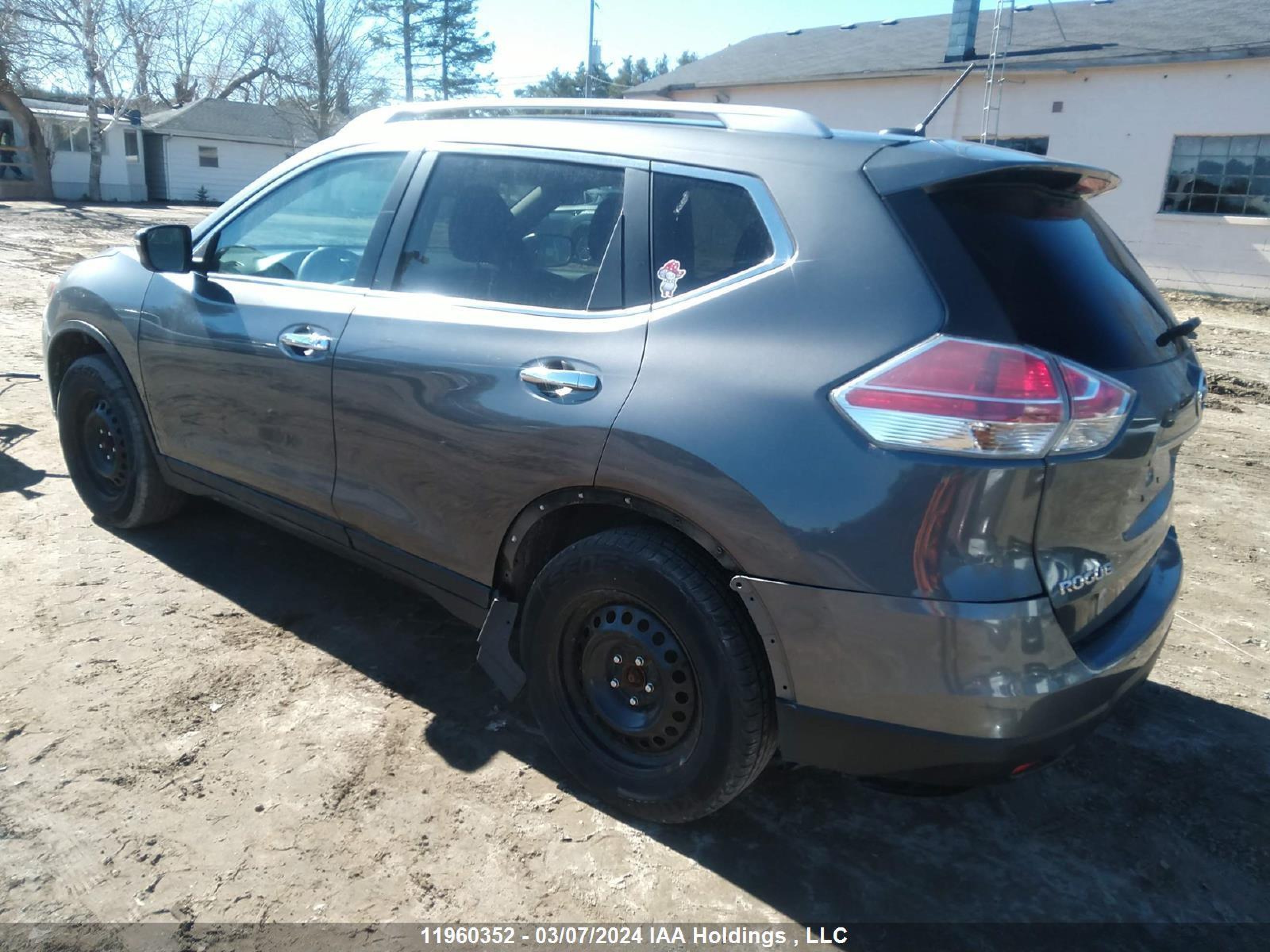 Photo 2 VIN: 5N1AT2MV3FC839687 - NISSAN ROGUE 