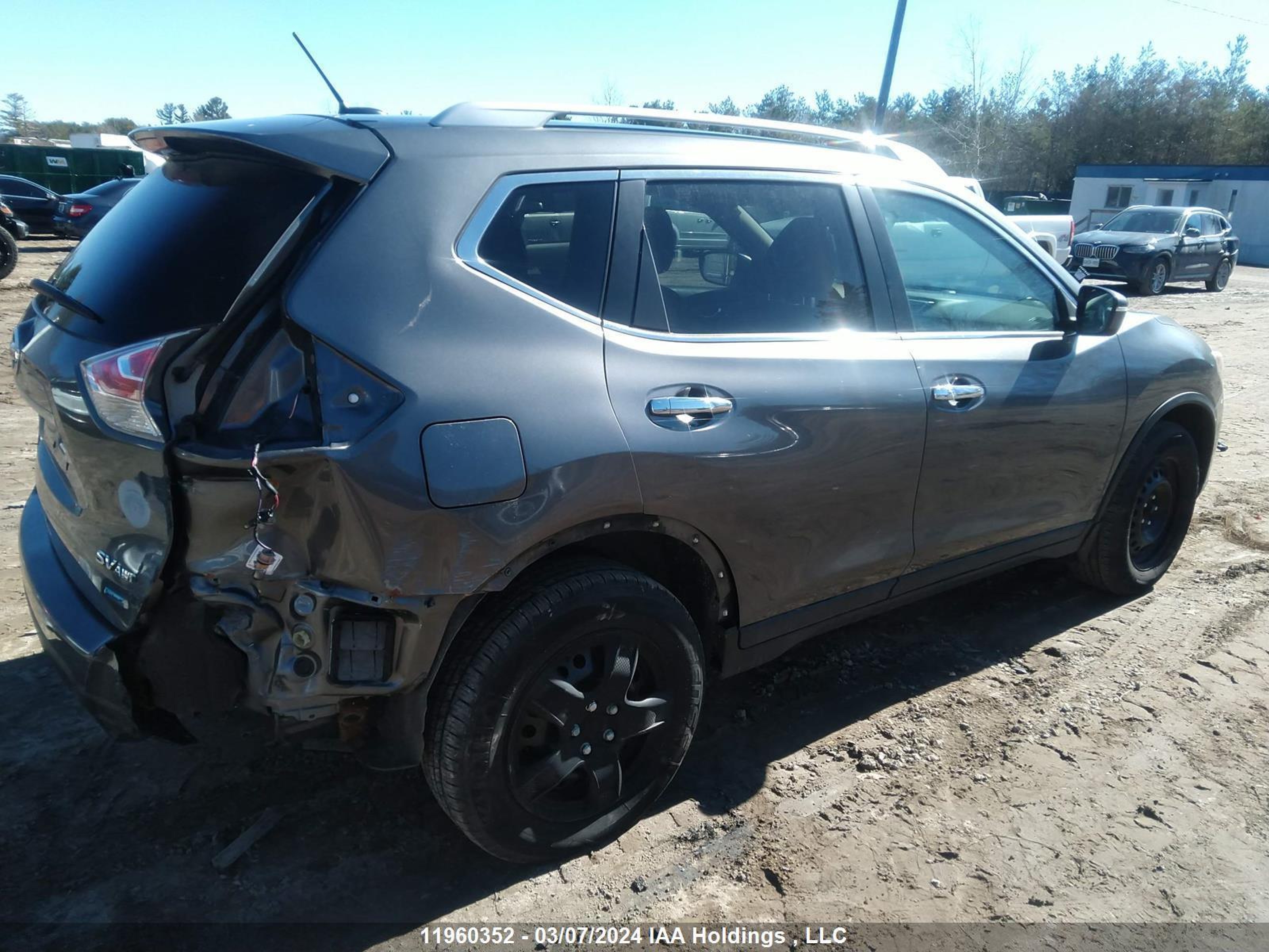 Photo 3 VIN: 5N1AT2MV3FC839687 - NISSAN ROGUE 