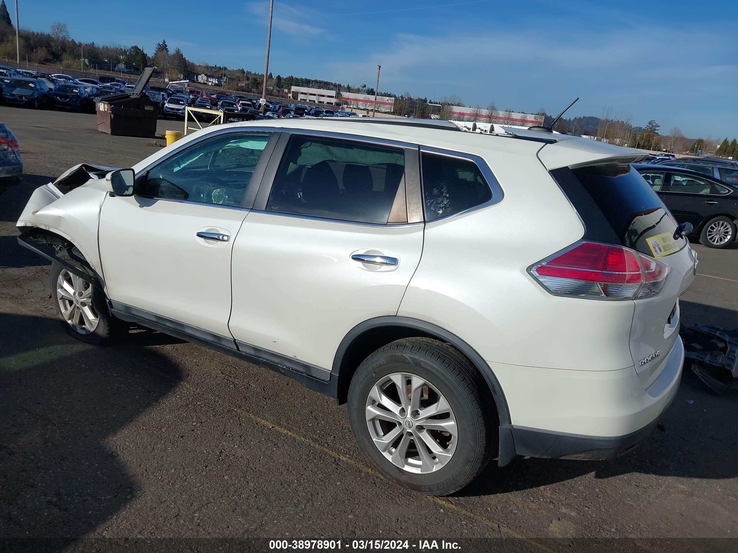 Photo 2 VIN: 5N1AT2MV4FC896187 - NISSAN ROGUE 