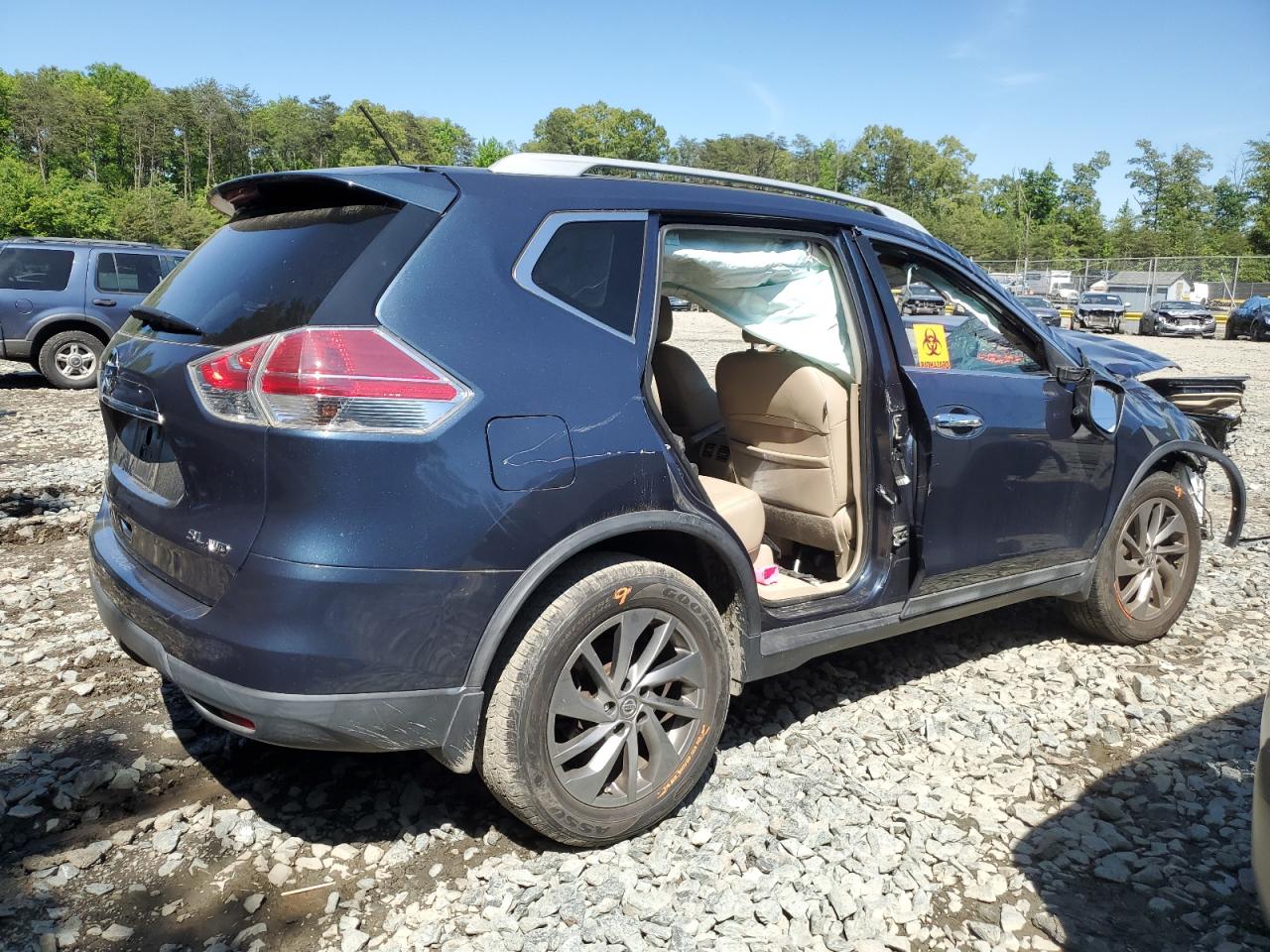 Photo 2 VIN: 5N1AT2MV4FC897145 - NISSAN ROGUE 