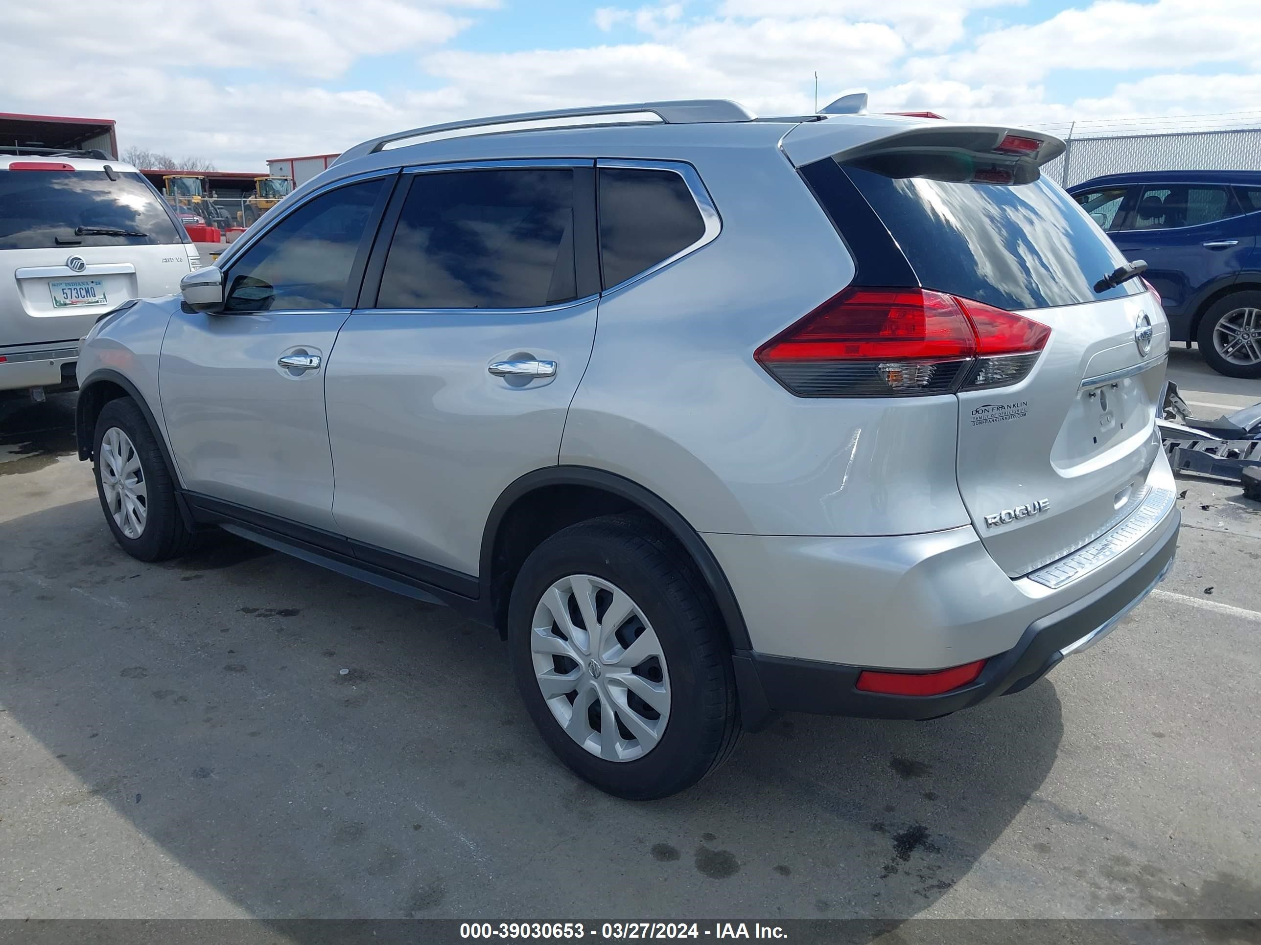 Photo 2 VIN: 5N1AT2MV4HC813019 - NISSAN ROGUE 