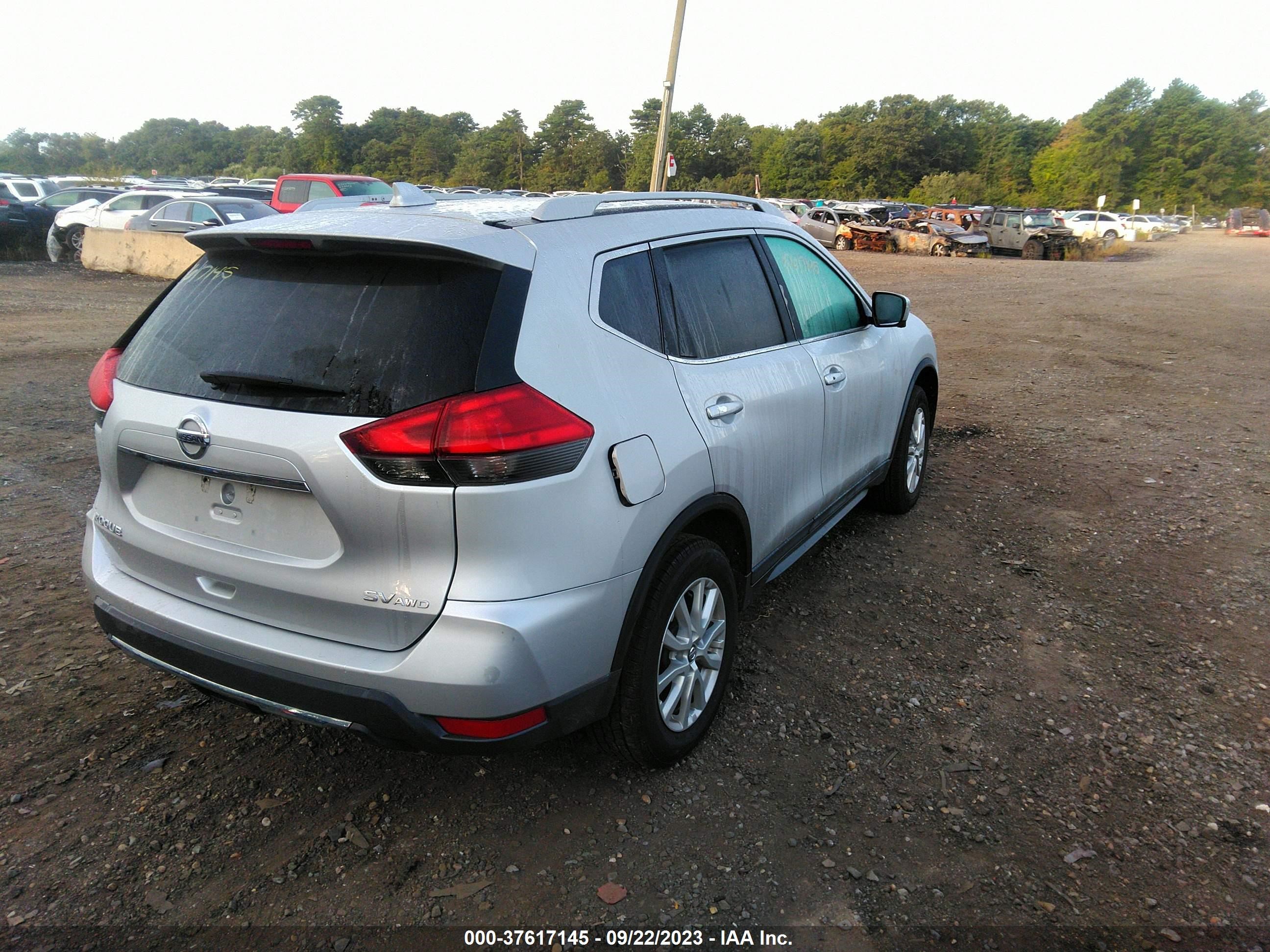 Photo 3 VIN: 5N1AT2MV4HC823422 - NISSAN ROGUE 