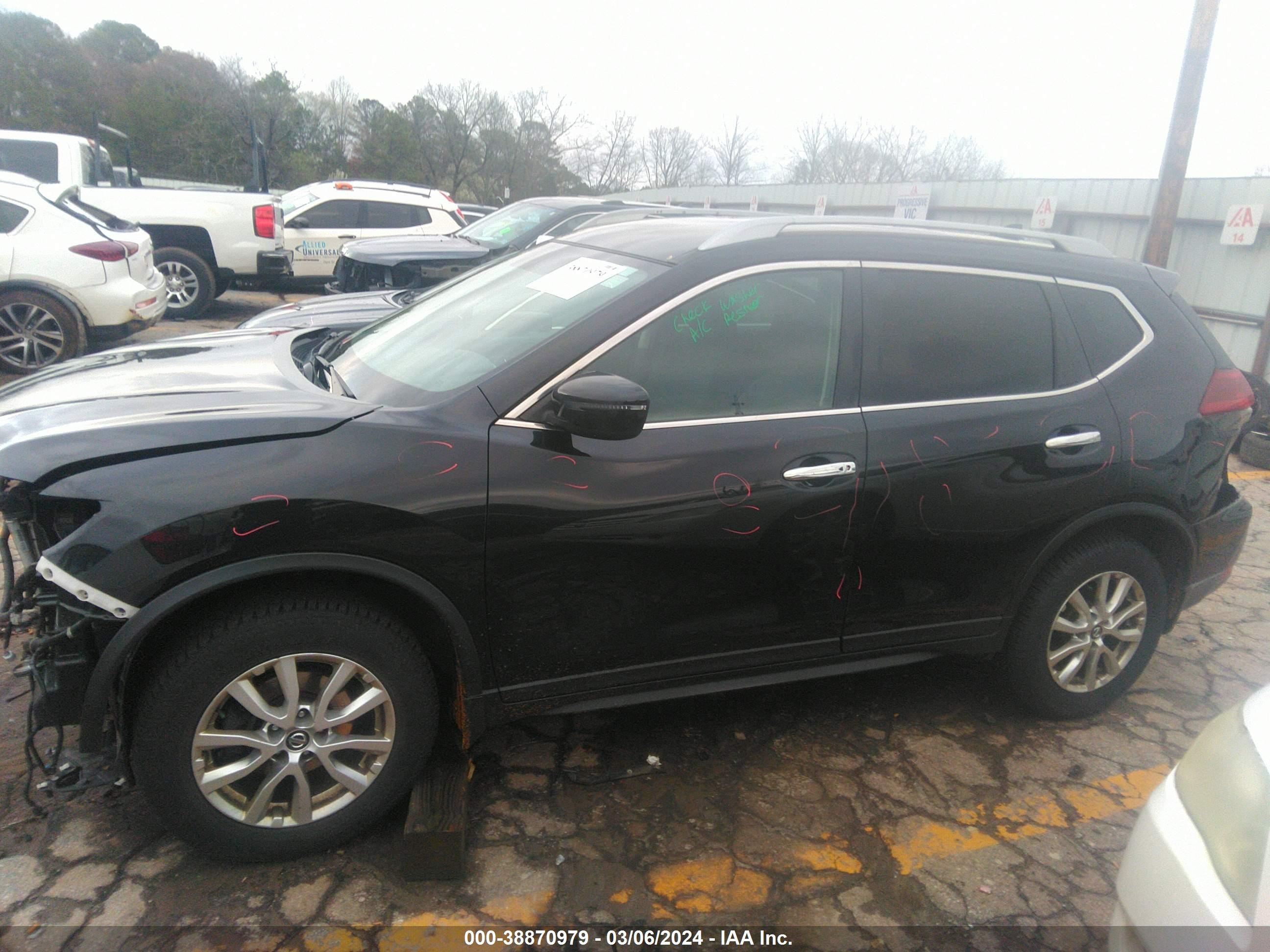 Photo 13 VIN: 5N1AT2MV4JC737274 - NISSAN ROGUE 