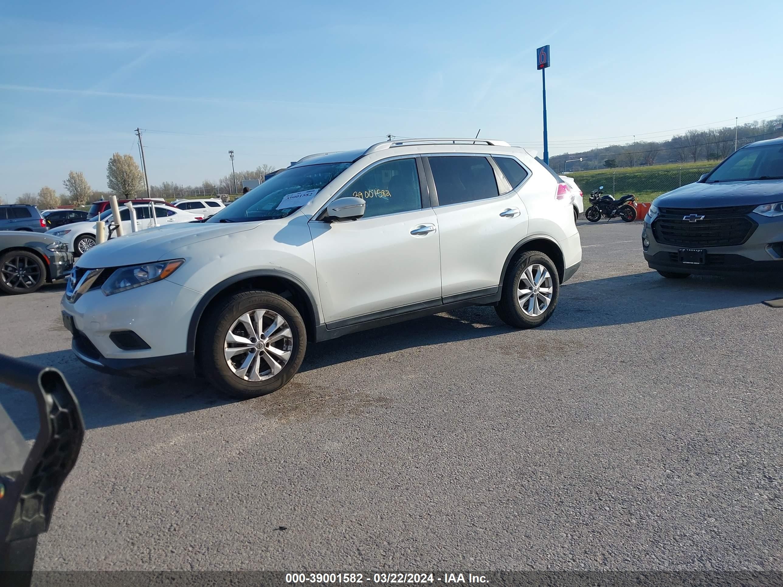 Photo 1 VIN: 5N1AT2MV5FC885456 - NISSAN ROGUE 