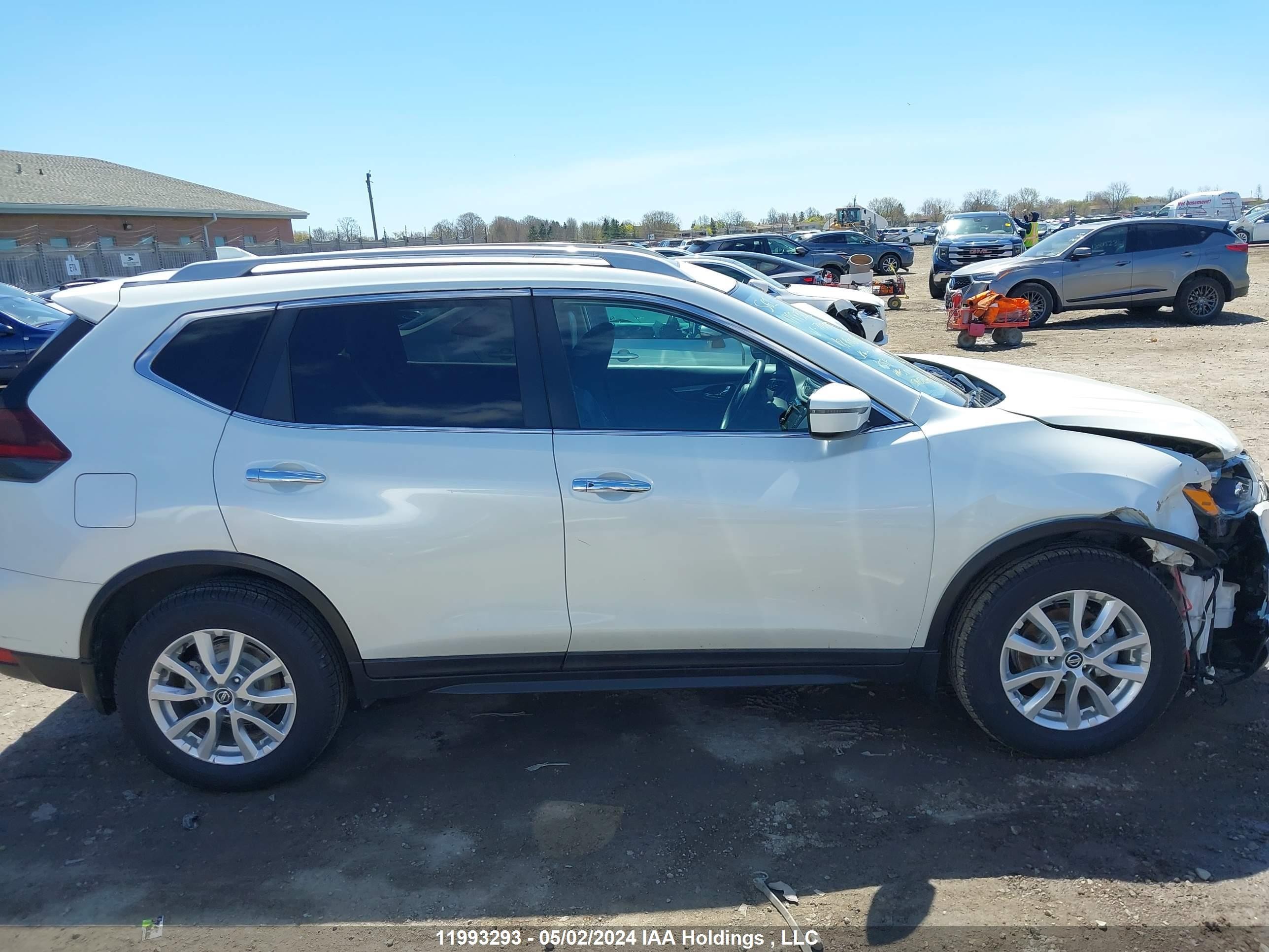 Photo 13 VIN: 5N1AT2MV5JC715543 - NISSAN ROGUE 