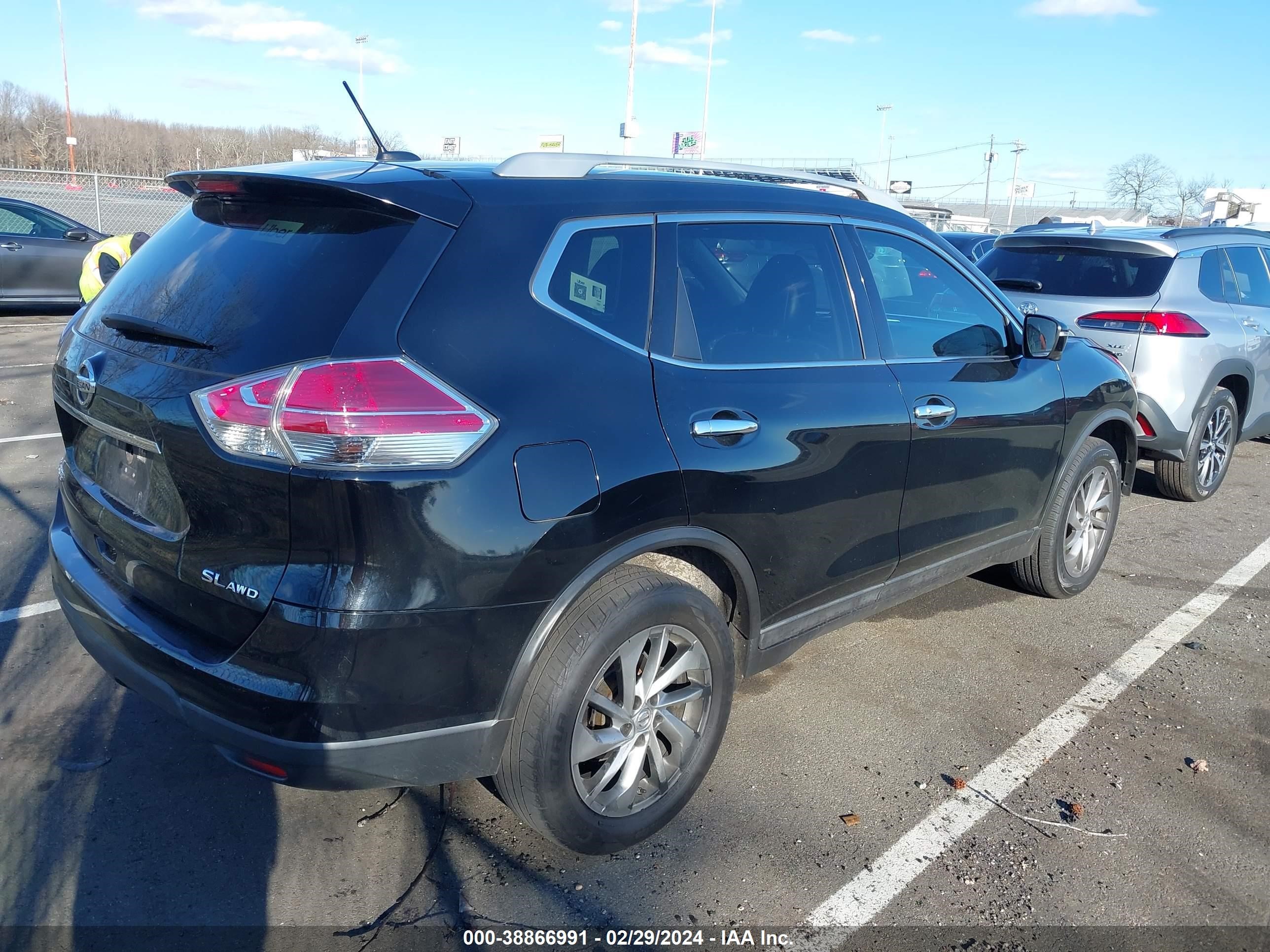 Photo 3 VIN: 5N1AT2MV6FC750003 - NISSAN ROGUE 