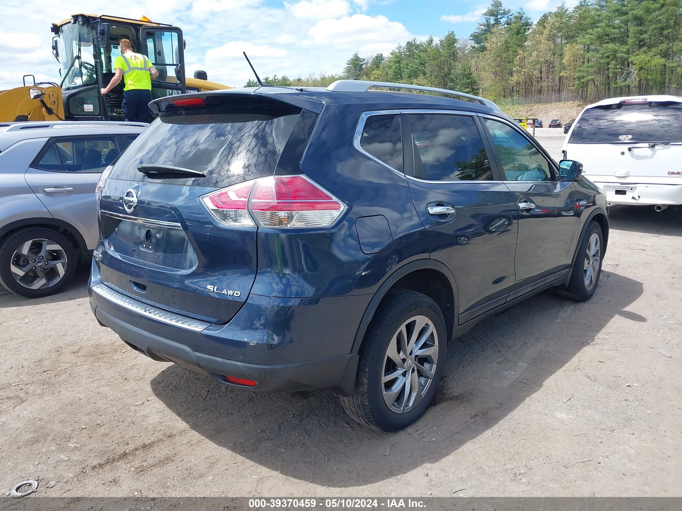 Photo 3 VIN: 5N1AT2MV6FC893050 - NISSAN ROGUE 