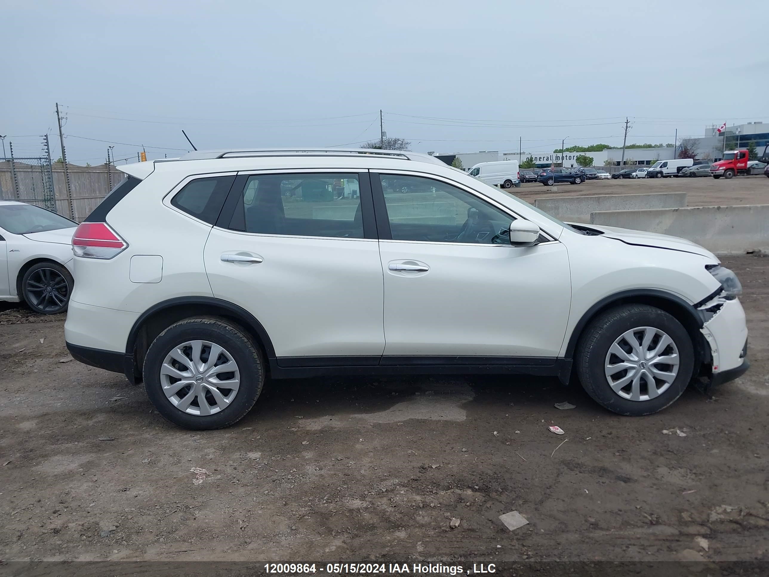 Photo 13 VIN: 5N1AT2MV6FC906301 - NISSAN ROGUE 