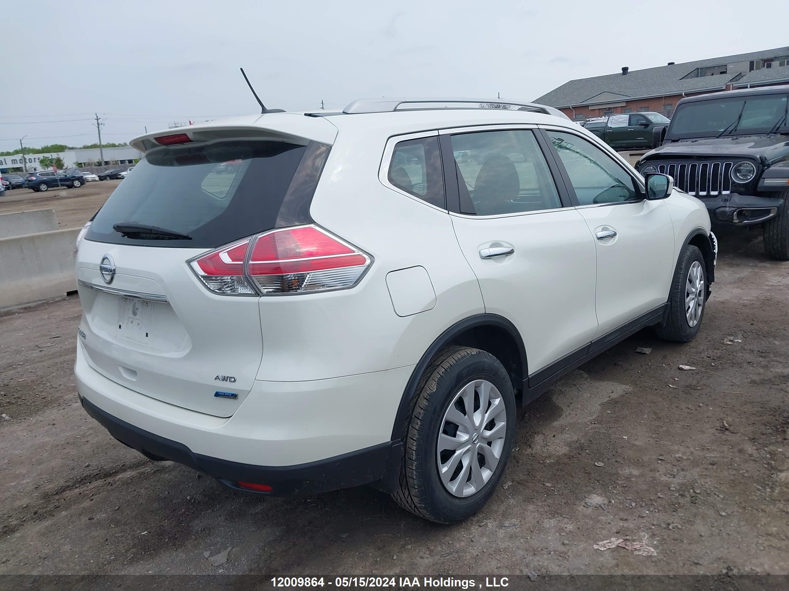 Photo 3 VIN: 5N1AT2MV6FC906301 - NISSAN ROGUE 