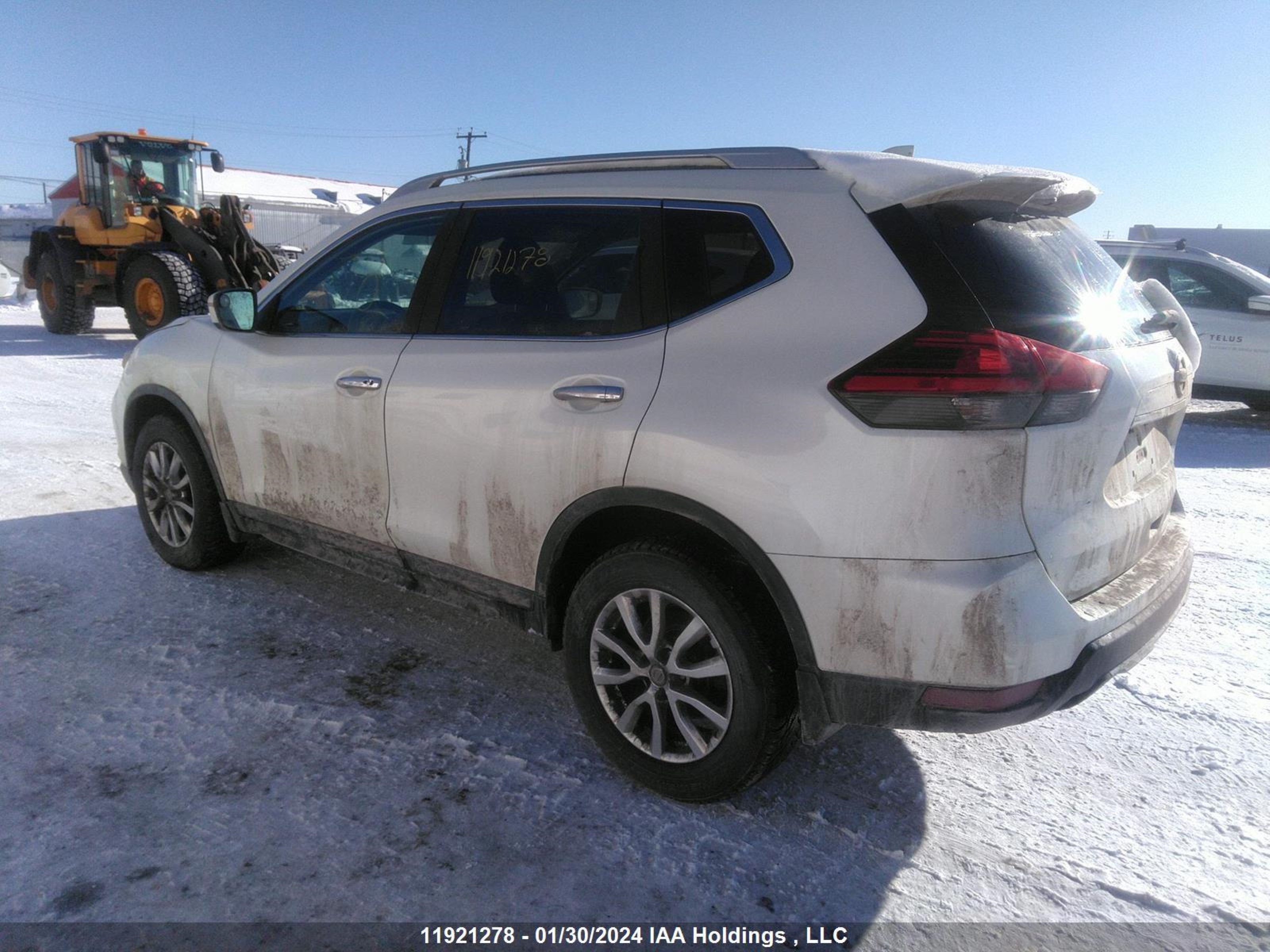 Photo 2 VIN: 5N1AT2MV6HC749355 - NISSAN ROGUE 