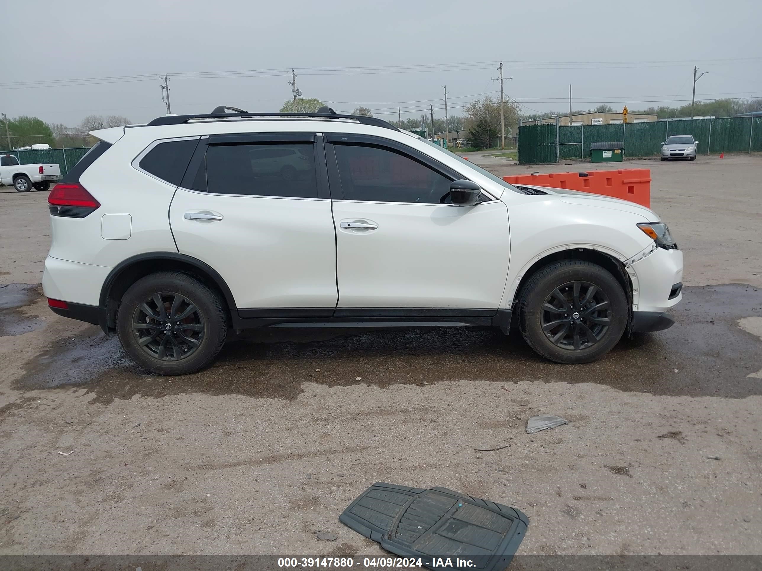 Photo 13 VIN: 5N1AT2MV6HC830274 - NISSAN ROGUE 