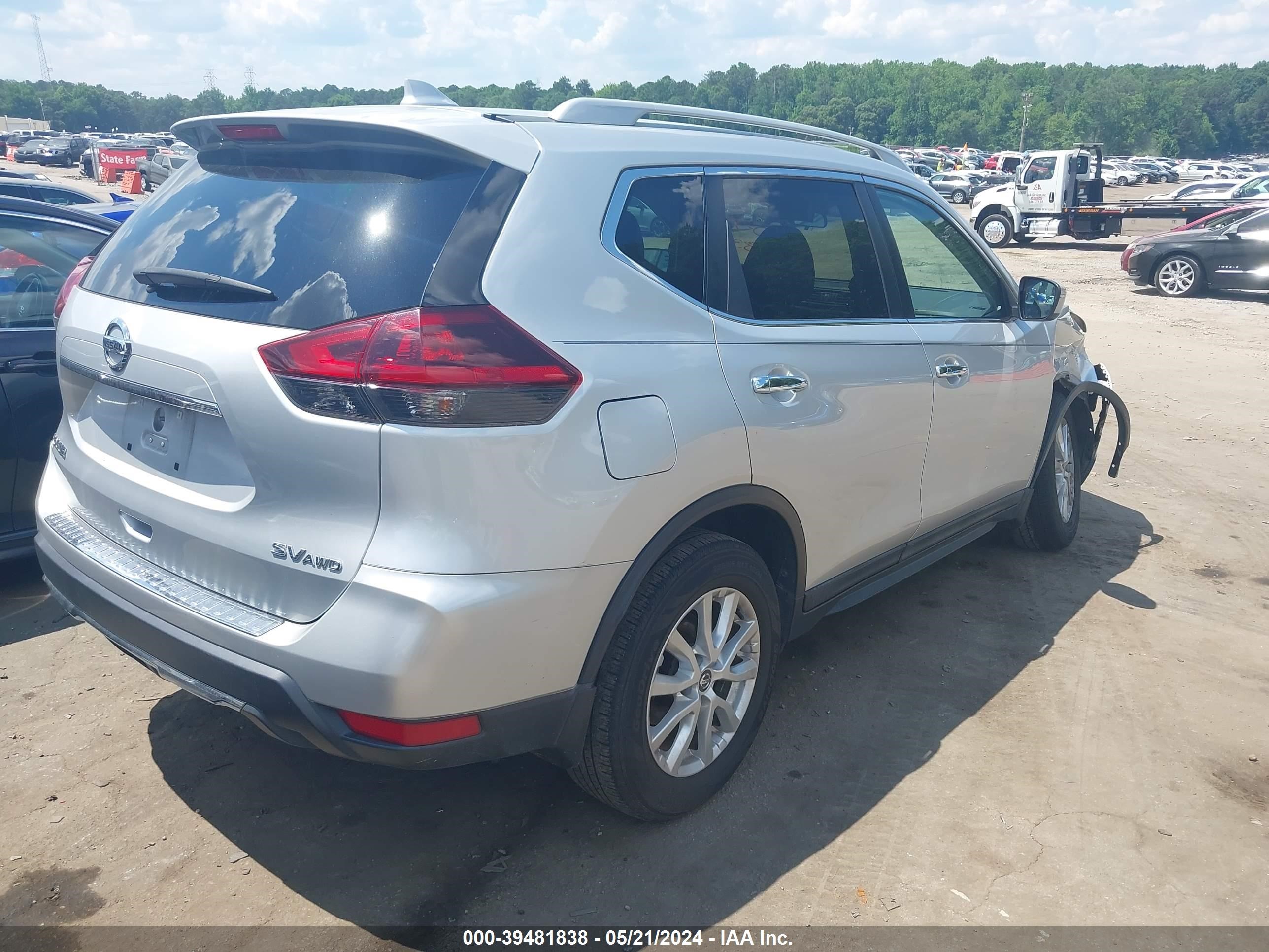 Photo 3 VIN: 5N1AT2MV6JC714837 - NISSAN ROGUE 