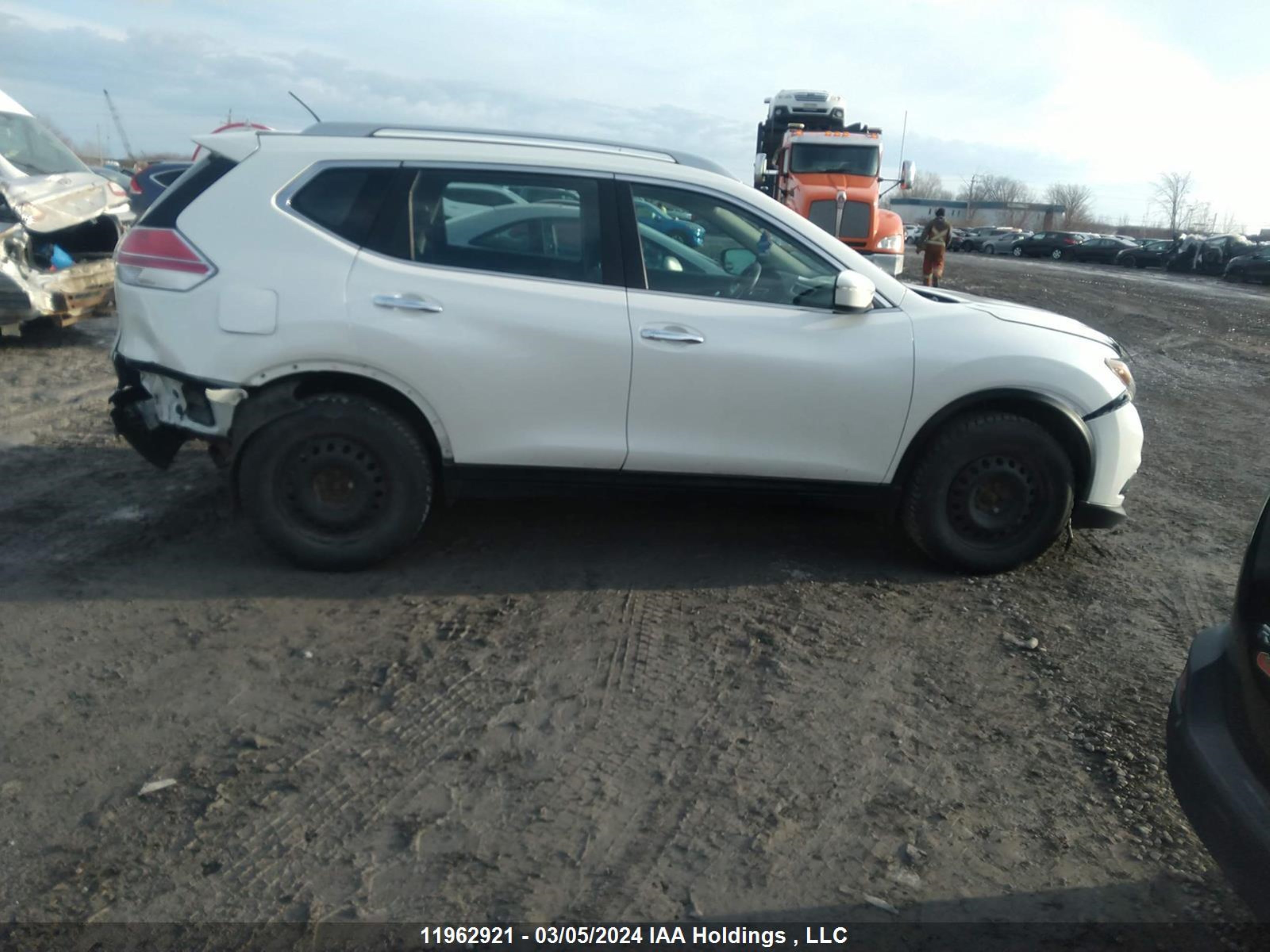 Photo 13 VIN: 5N1AT2MV7FC847193 - NISSAN ROGUE 