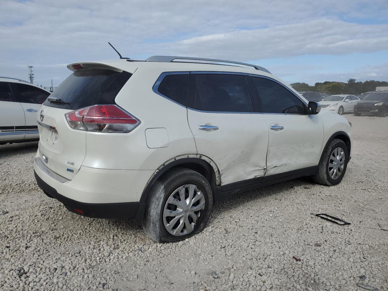 Photo 2 VIN: 5N1AT2MV7FC890397 - NISSAN ROGUE 