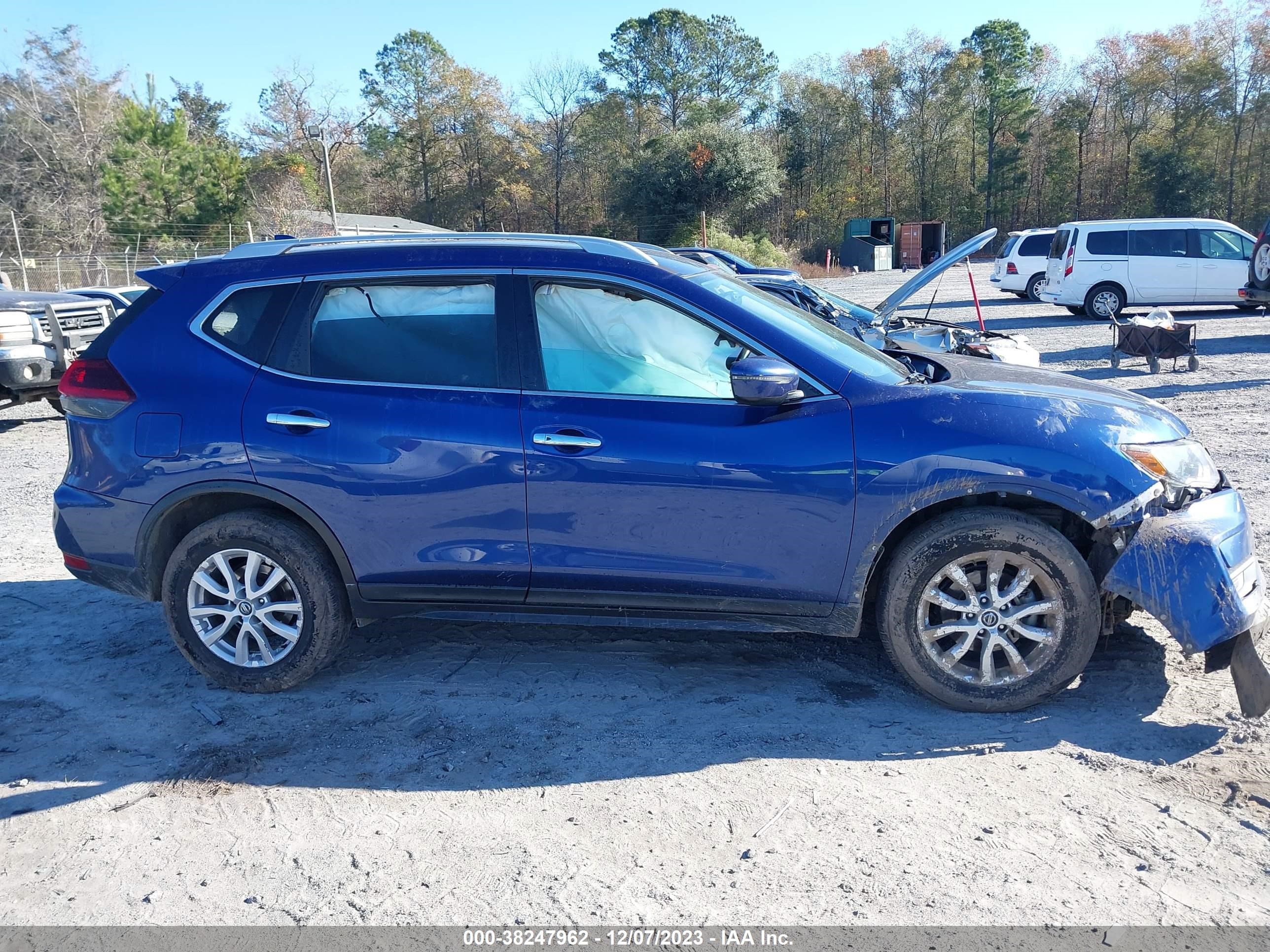 Photo 11 VIN: 5N1AT2MV7JC801940 - NISSAN ROGUE 