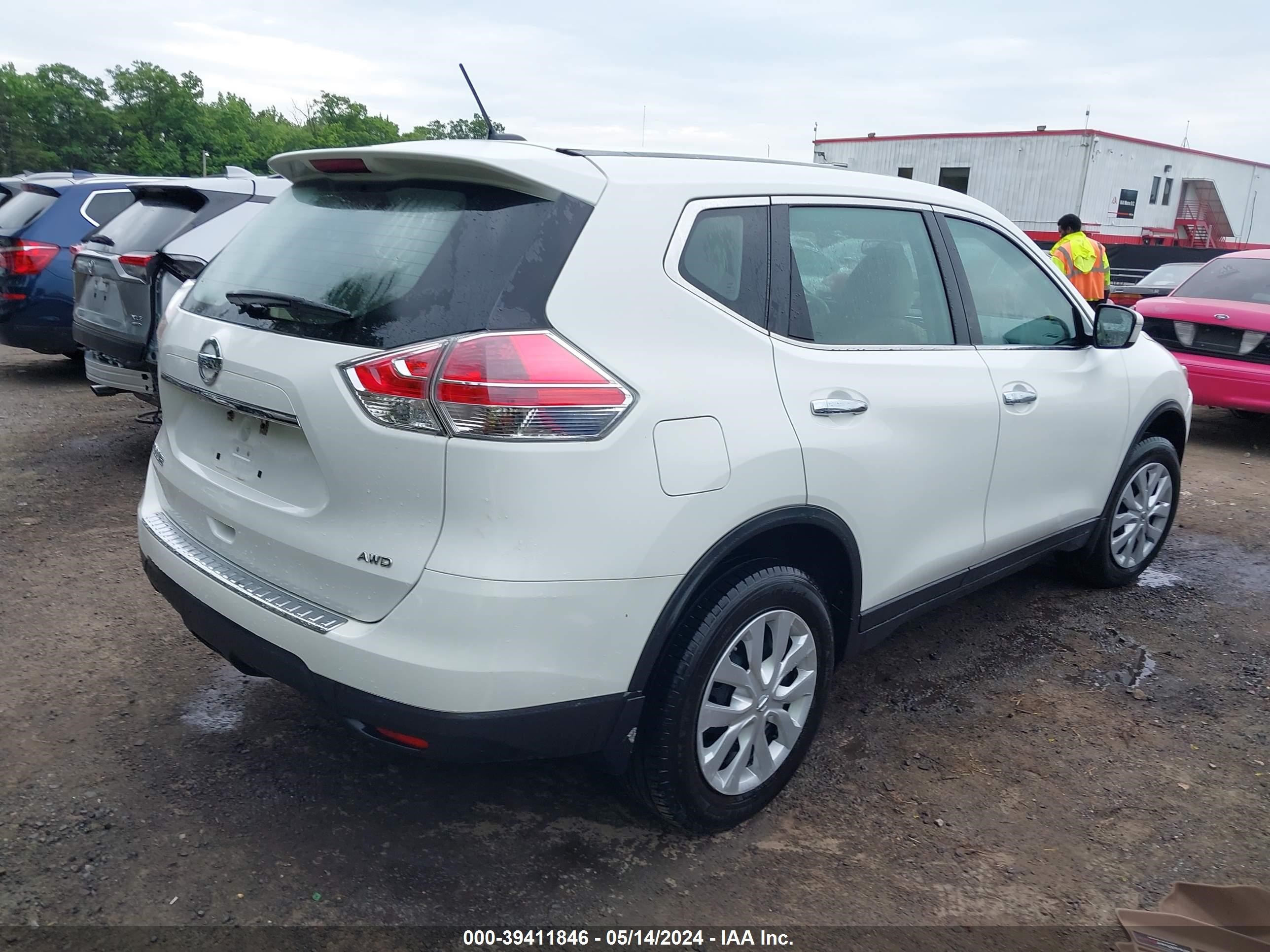 Photo 3 VIN: 5N1AT2MV8FC852533 - NISSAN ROGUE 