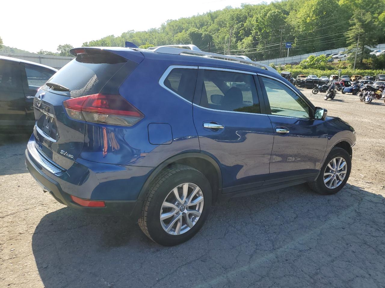 Photo 2 VIN: 5N1AT2MV8JC845395 - NISSAN ROGUE 