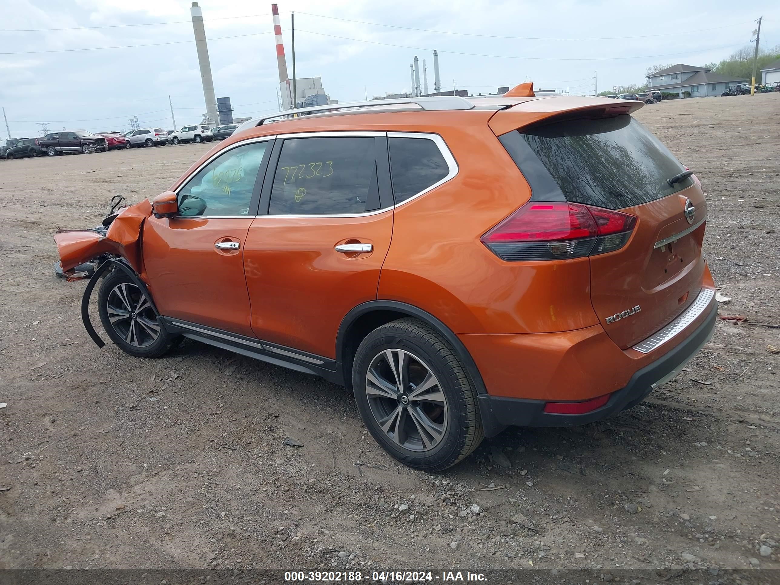 Photo 2 VIN: 5N1AT2MV9HC772323 - NISSAN ROGUE 