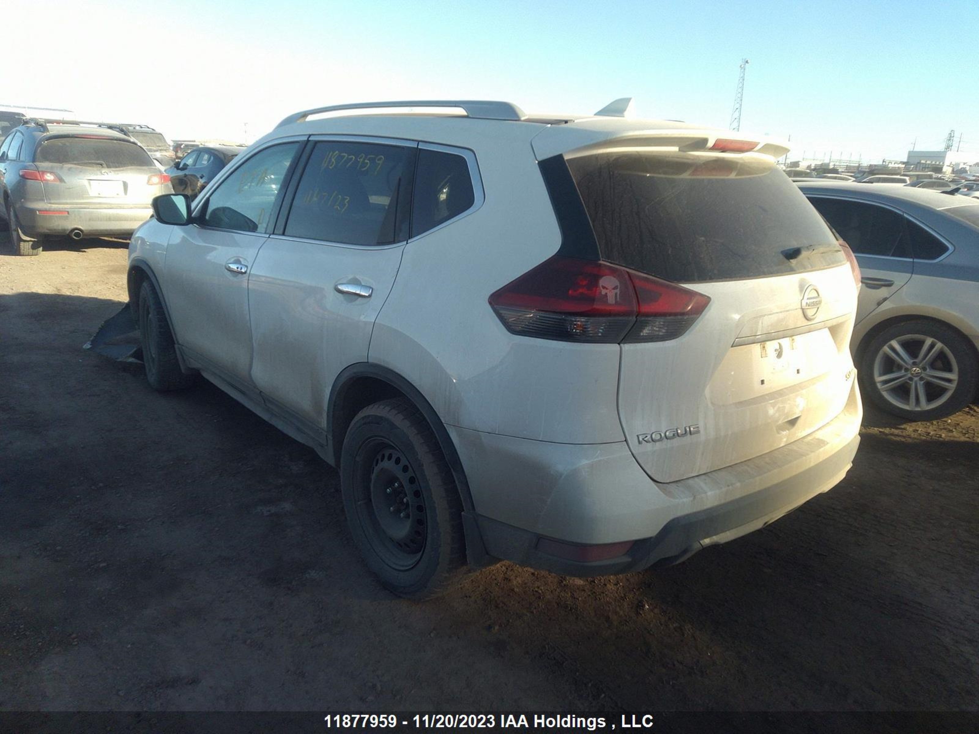 Photo 2 VIN: 5N1AT2MV9JC739277 - NISSAN ROGUE 