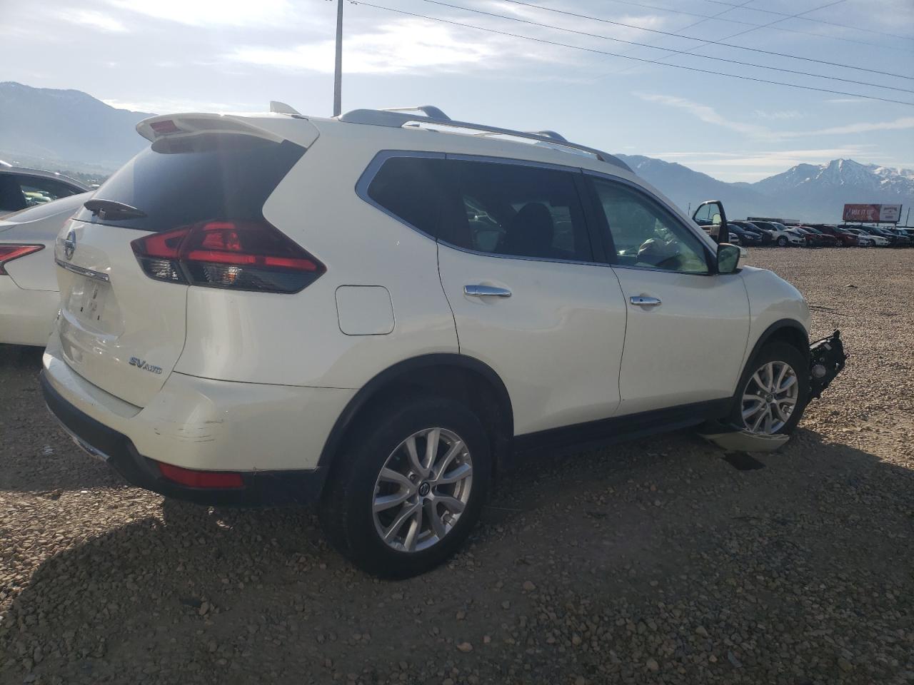 Photo 2 VIN: 5N1AT2MVXHC889361 - NISSAN ROGUE 