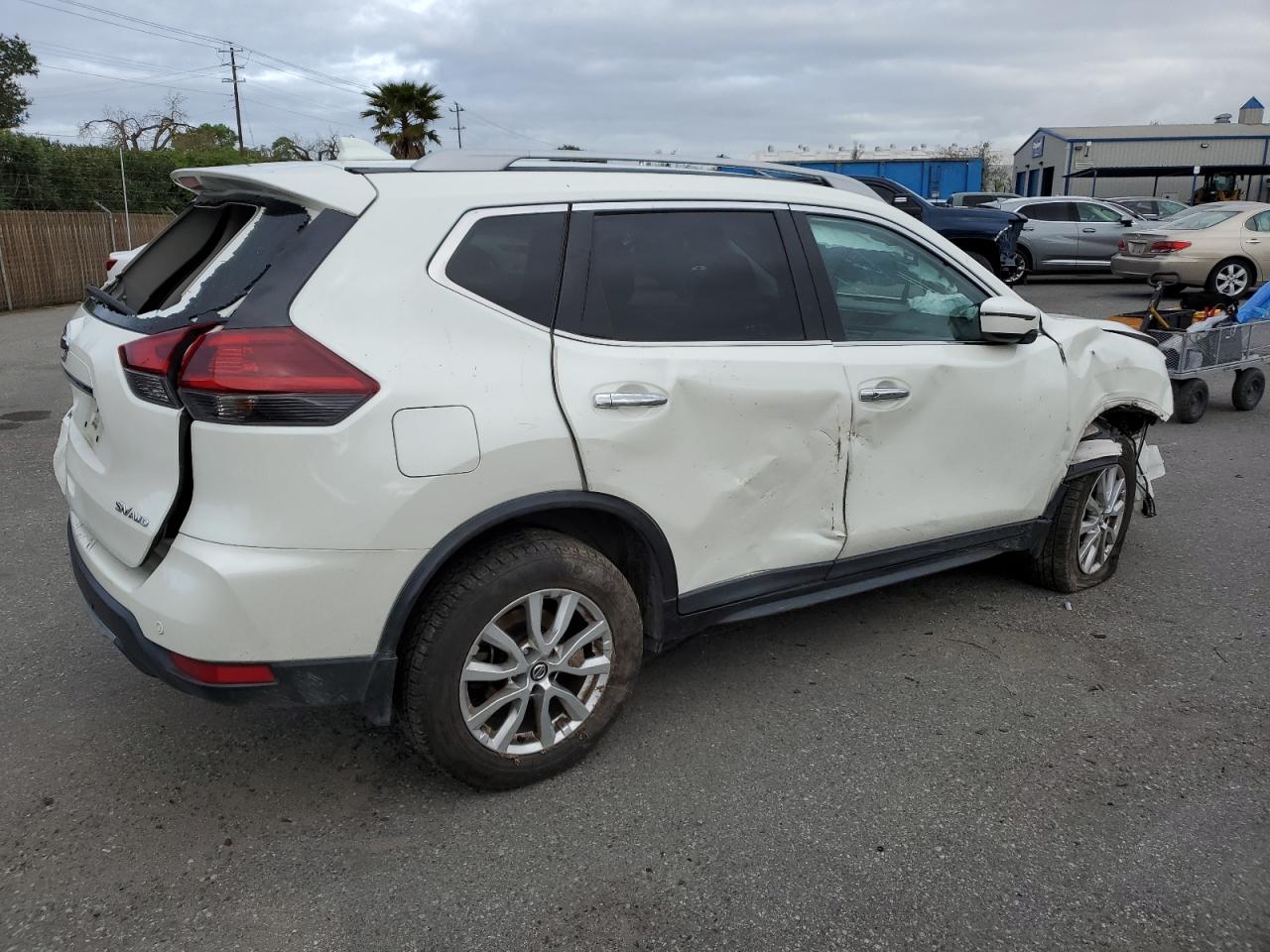 Photo 2 VIN: 5N1AT2MVXLC798826 - NISSAN ROGUE 