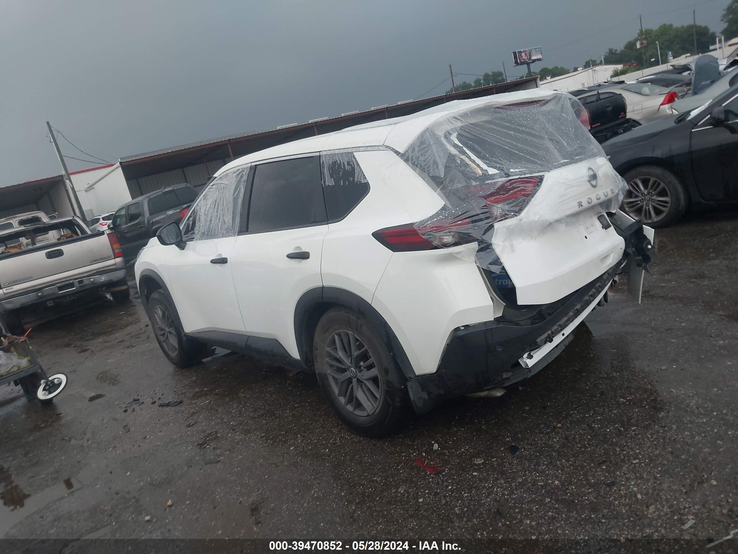 Photo 2 VIN: 5N1AT3AA1MC846061 - NISSAN ROGUE 