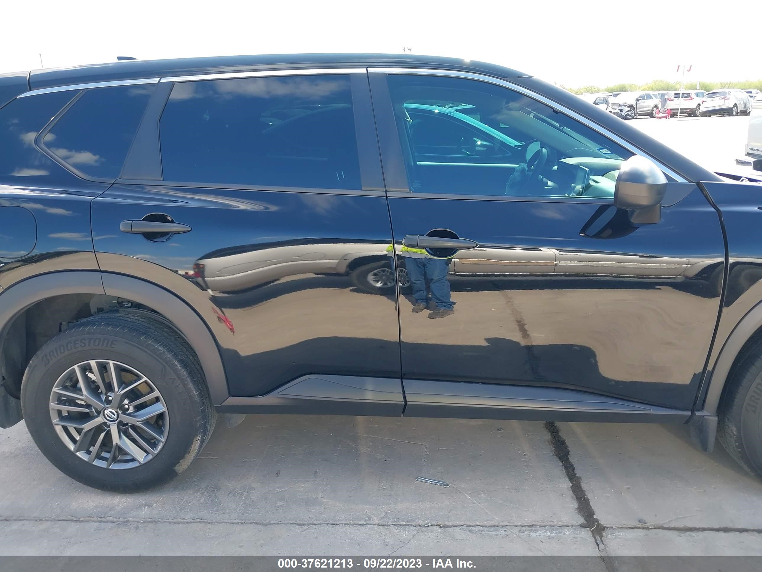 Photo 13 VIN: 5N1AT3AA6MC726319 - NISSAN ROGUE 