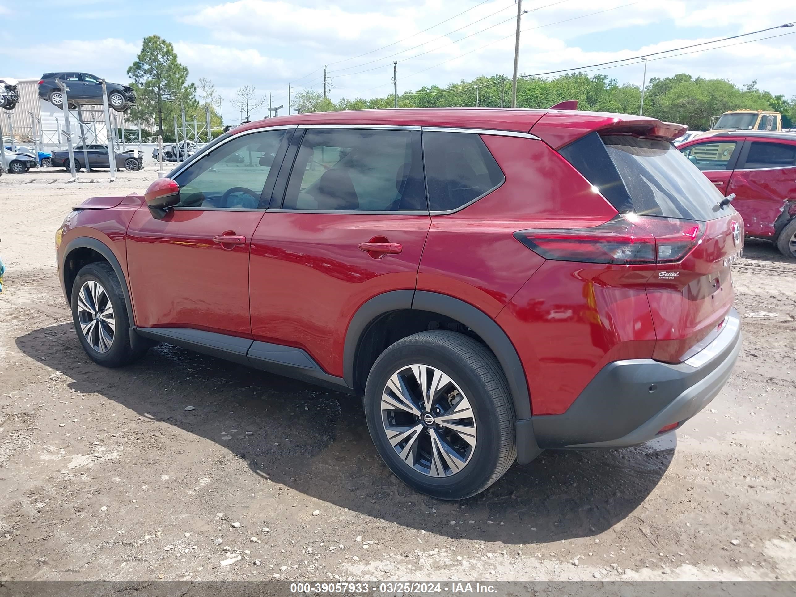 Photo 2 VIN: 5N1AT3BA1MC698220 - NISSAN ROGUE 