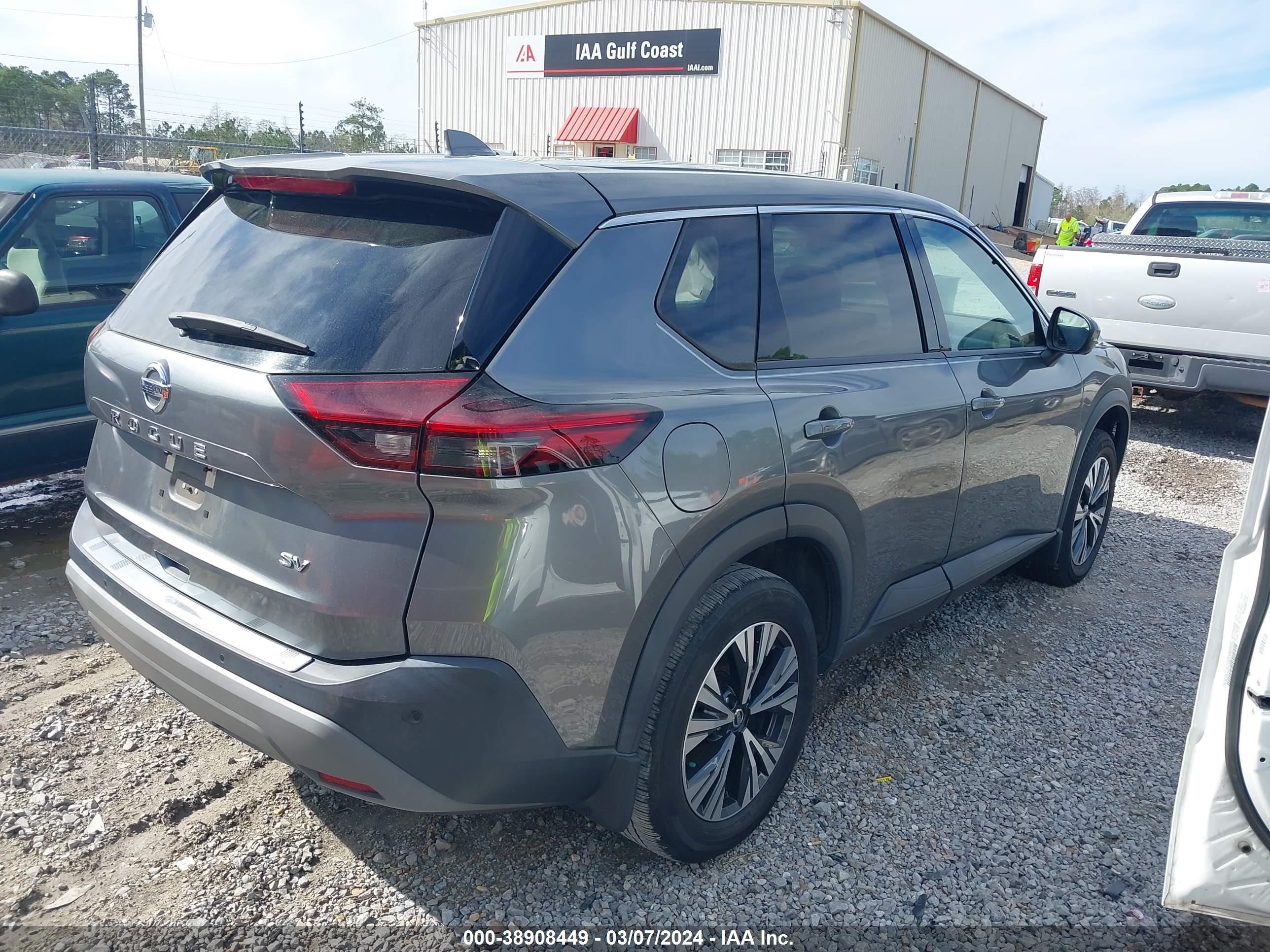 Photo 3 VIN: 5N1AT3BA4MC756093 - NISSAN ROGUE 