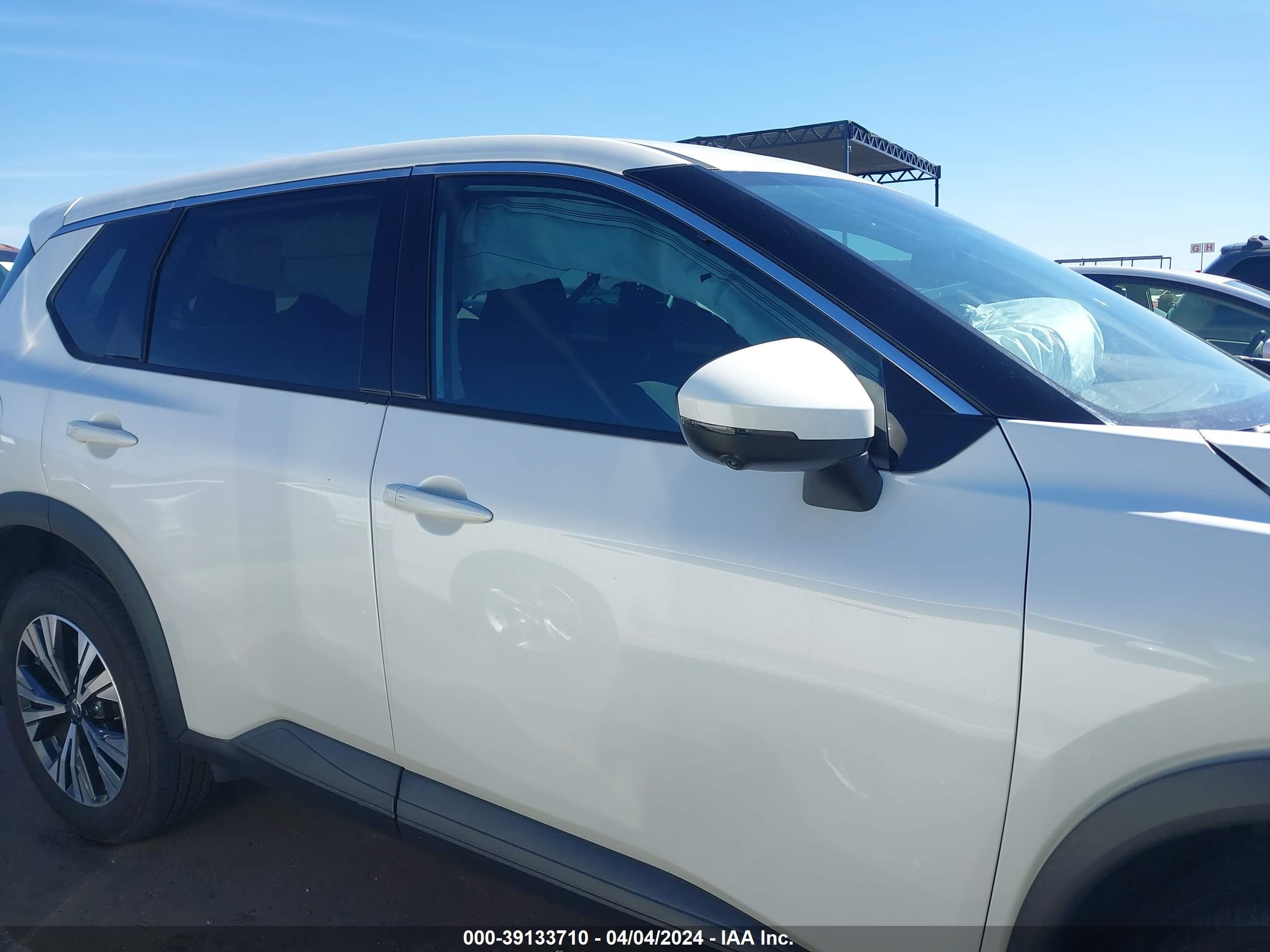 Photo 12 VIN: 5N1AT3BA4MC817023 - NISSAN ROGUE 